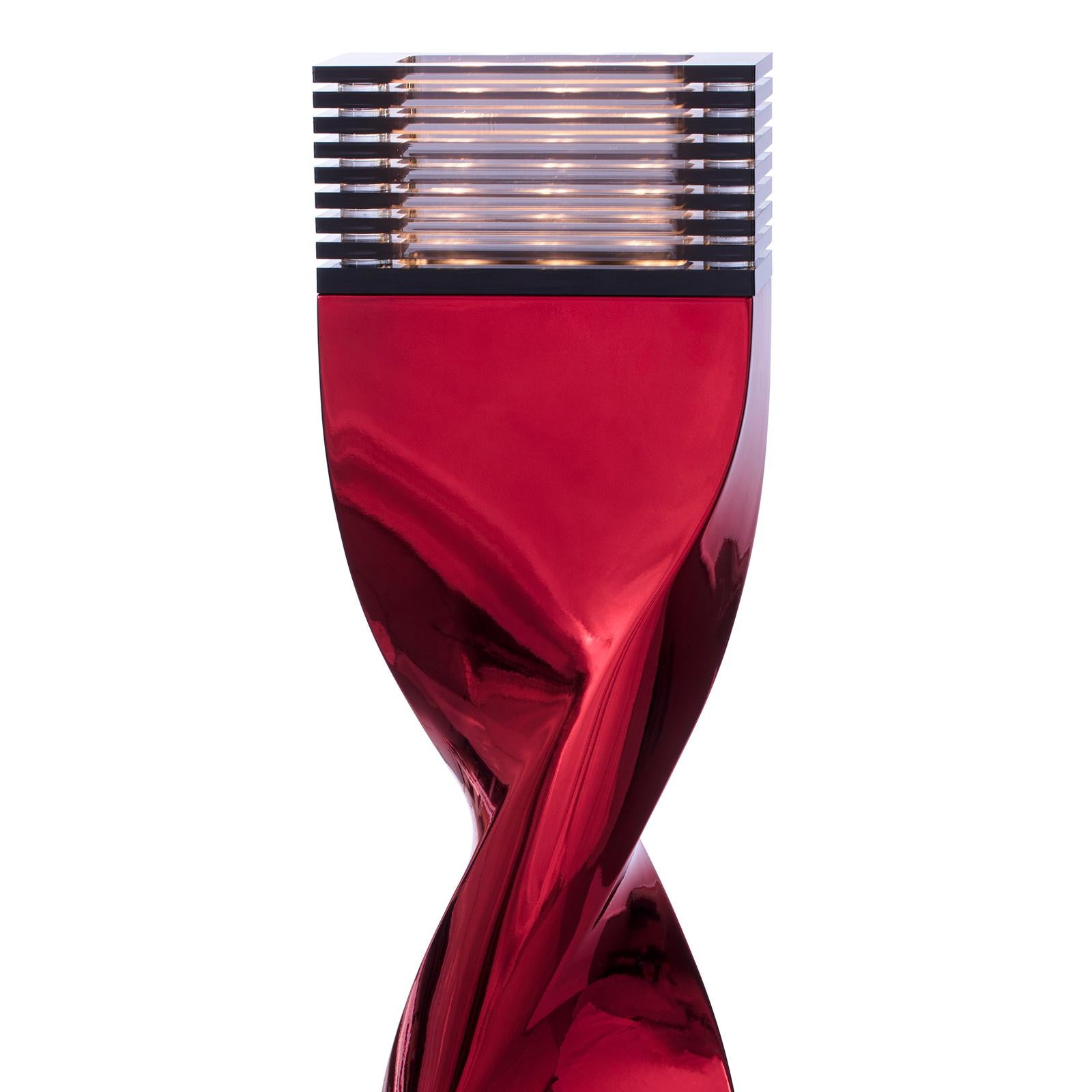 Table lamp bow tie Alu red extra large with structure in casted aluminium
in crafted red chrome finish. With altuglass lamp diffuser at the top.
3 Led bulbs, lamp holder type GU10 socket, with dimmer. Bulbs not
included. Weight: 7 kg. Available