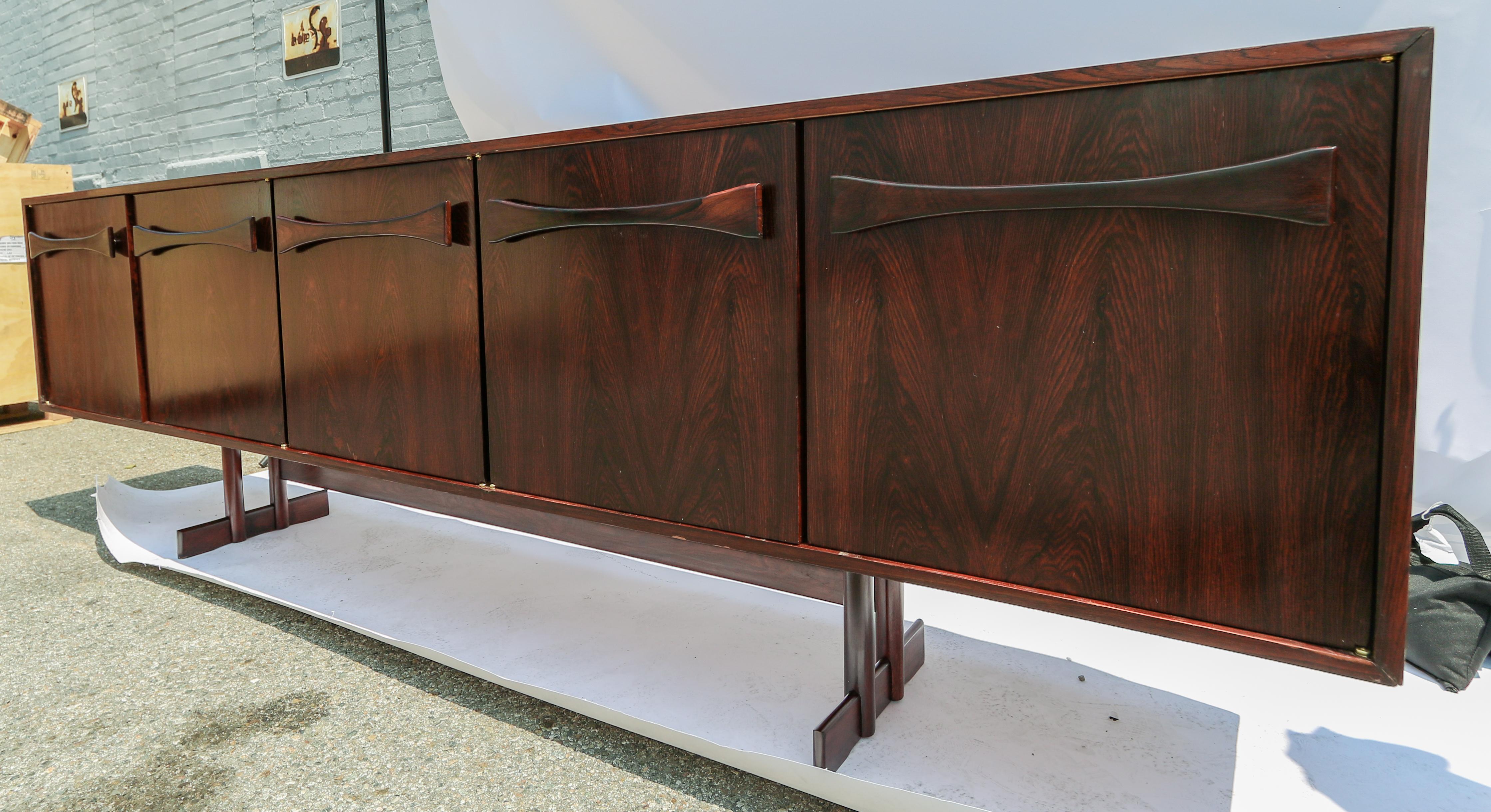 Bow Tie Brazilian Jacaranda 1960s Sideboard by L'Atelier In Good Condition In Los Angeles, CA