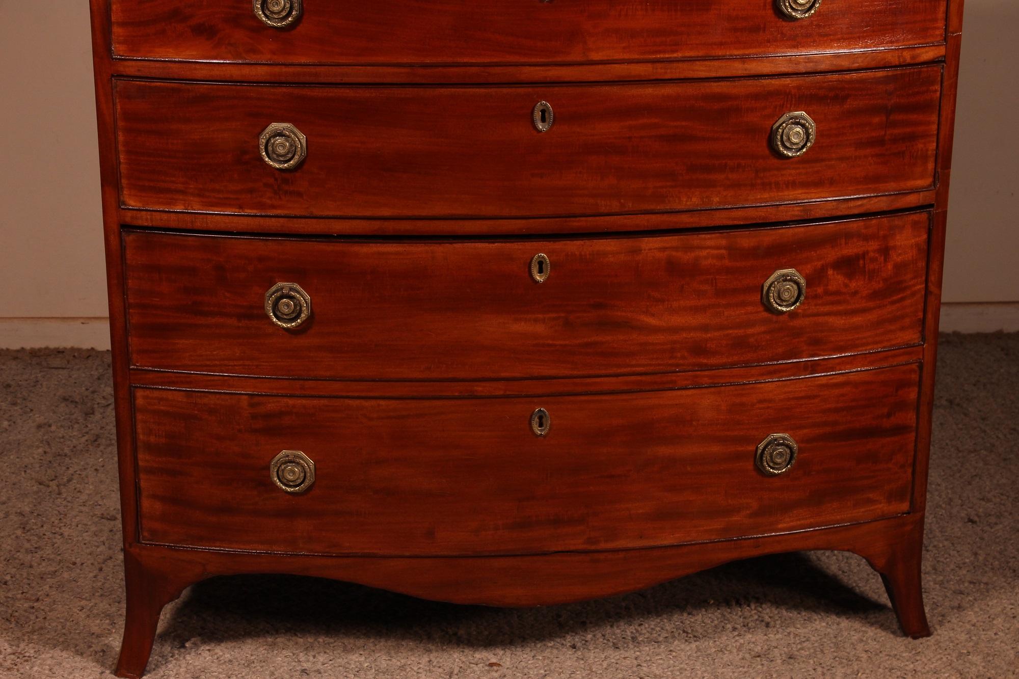 Regency Bowfront Chest of Drawers Circa 1800 in Mahogany For Sale