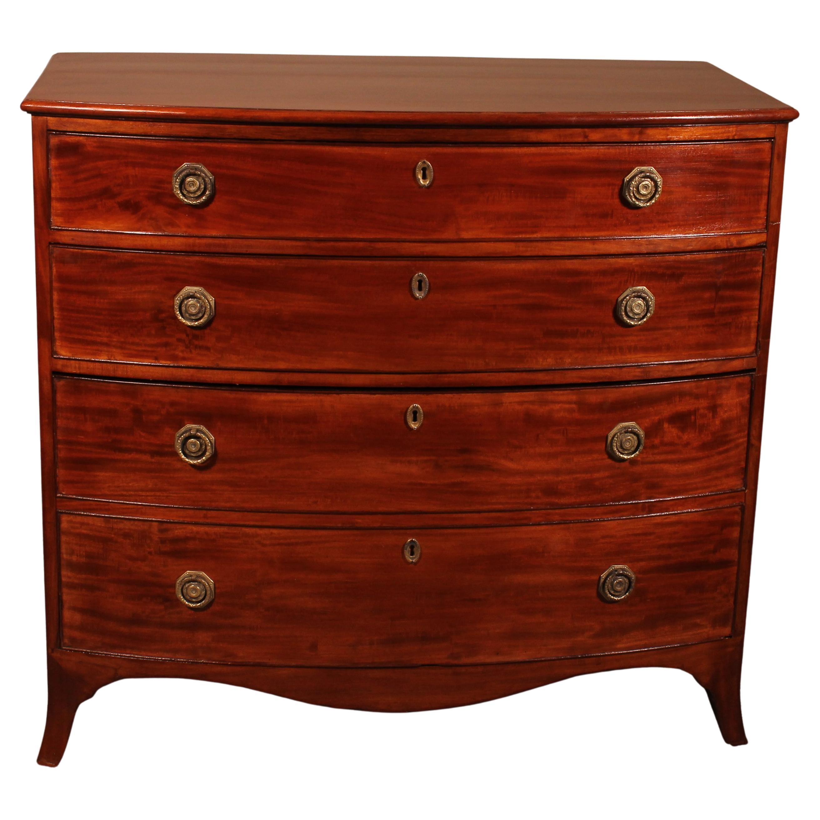 Bowfront Chest of Drawers Circa 1800 in Mahogany For Sale