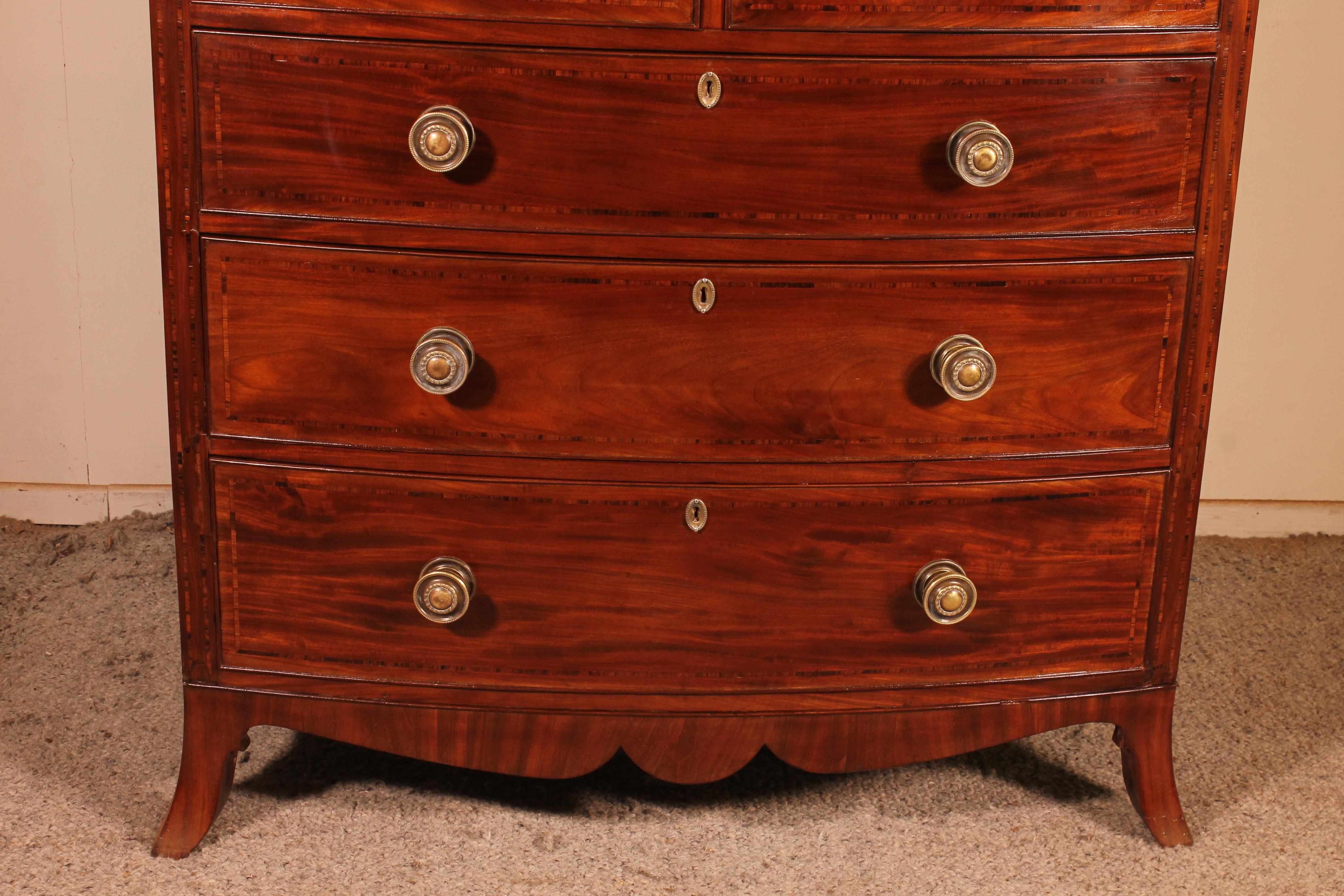 Regency Bowfront Chest of Drawers / Commode in Mahogany and Inlays, Circa 1800