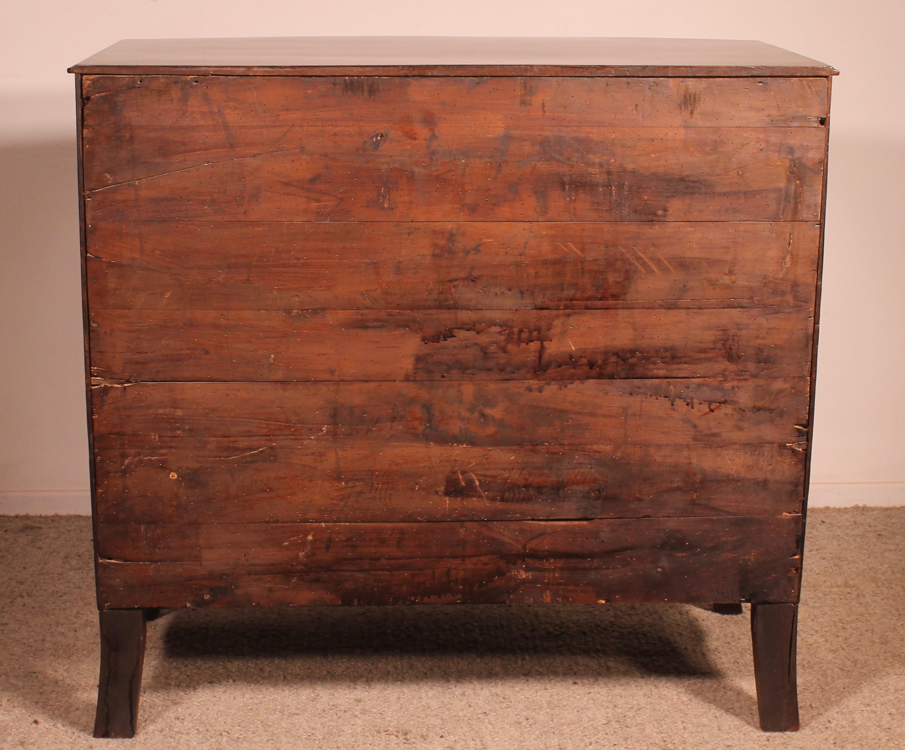 Bowfront Chest Of Drawers Regency Period In Mahogany Circa 1800 For Sale 6