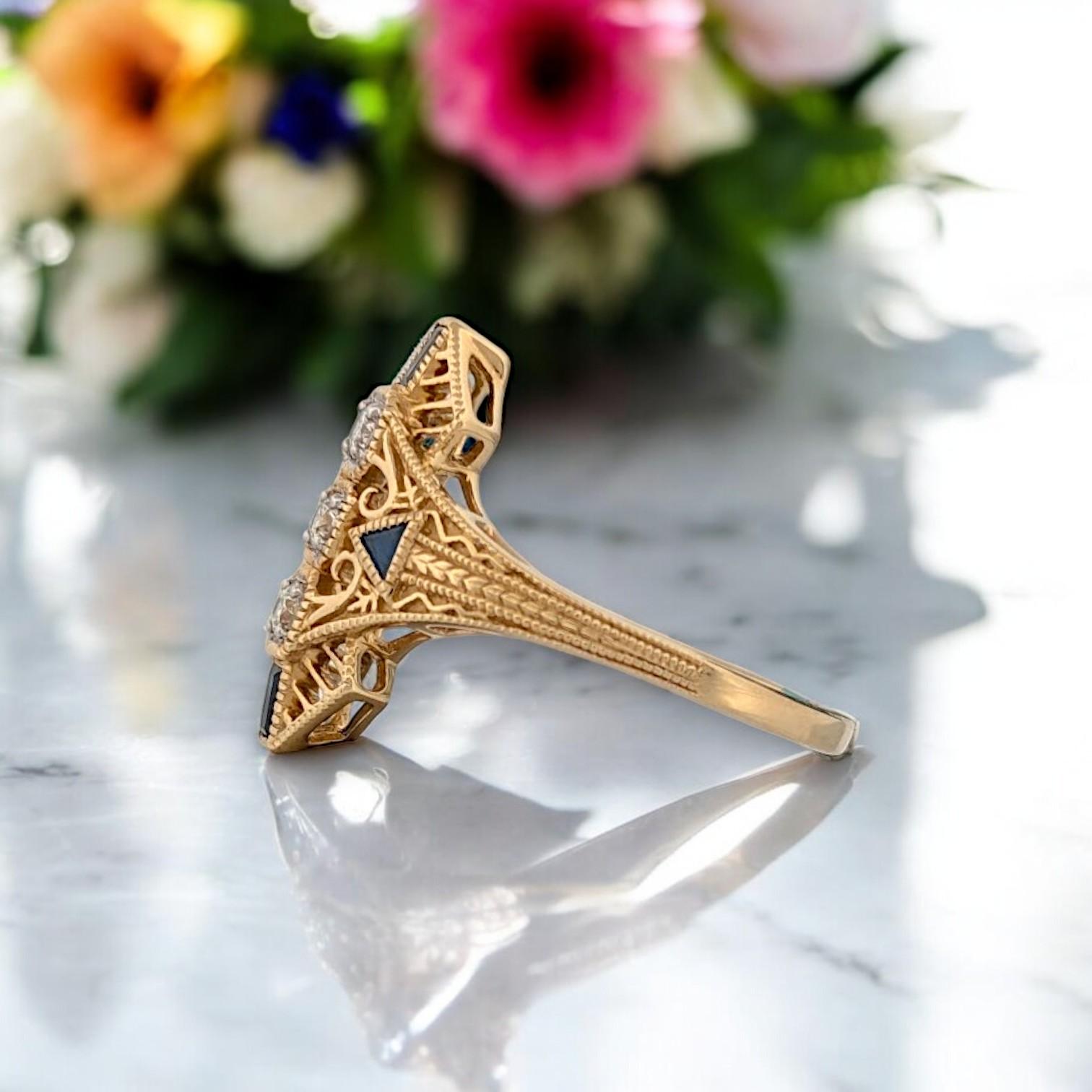 Bowie  Anillo de oro amarillo de 14 quilates con diamantes de 0,15 quilates y zafiros de 0,25 quilates Corte redondo en venta