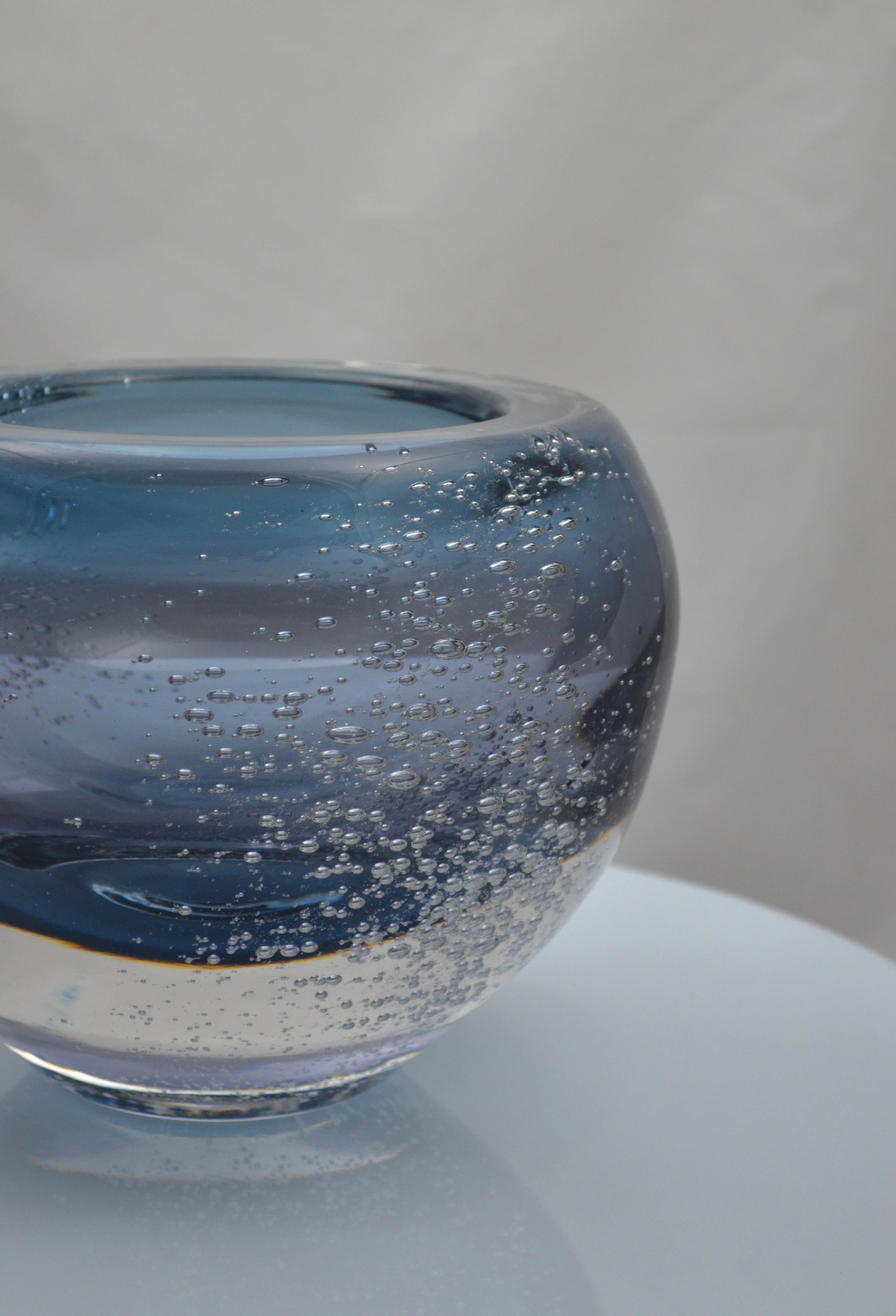 Eco-Kristallvase „Bowl Bubbles“ von BF Glass Studio, 2021 (Moderne der Mitte des Jahrhunderts) im Angebot
