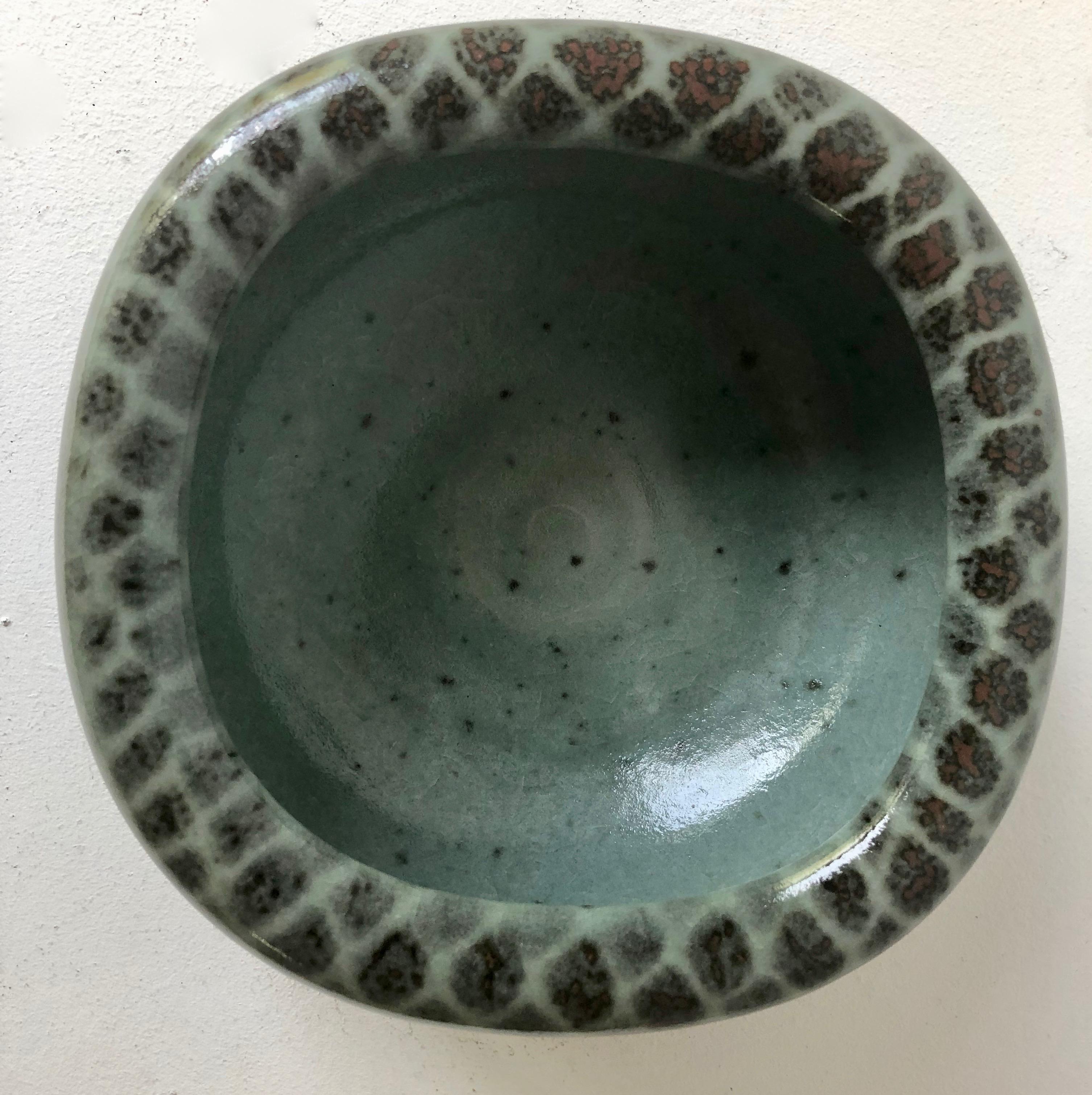 Bowl by Gerald and Gotlind Weigel Ceramic In Good Condition For Sale In Krefeld, DE