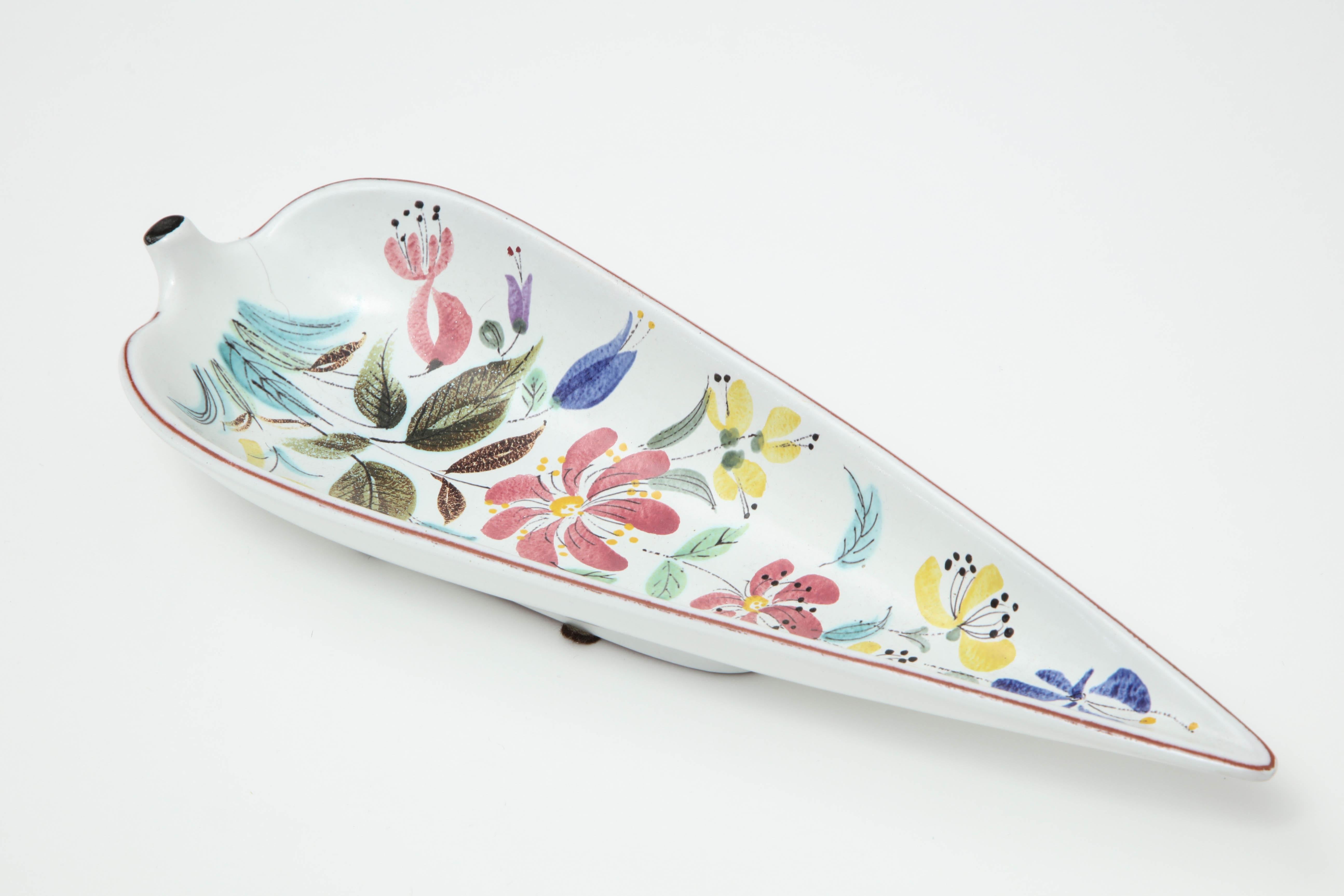 Ceramic Bowl by Stig Lindberg, Scandinavian, Faience, Sweden, C 1950, Leaf Shape For Sale 1