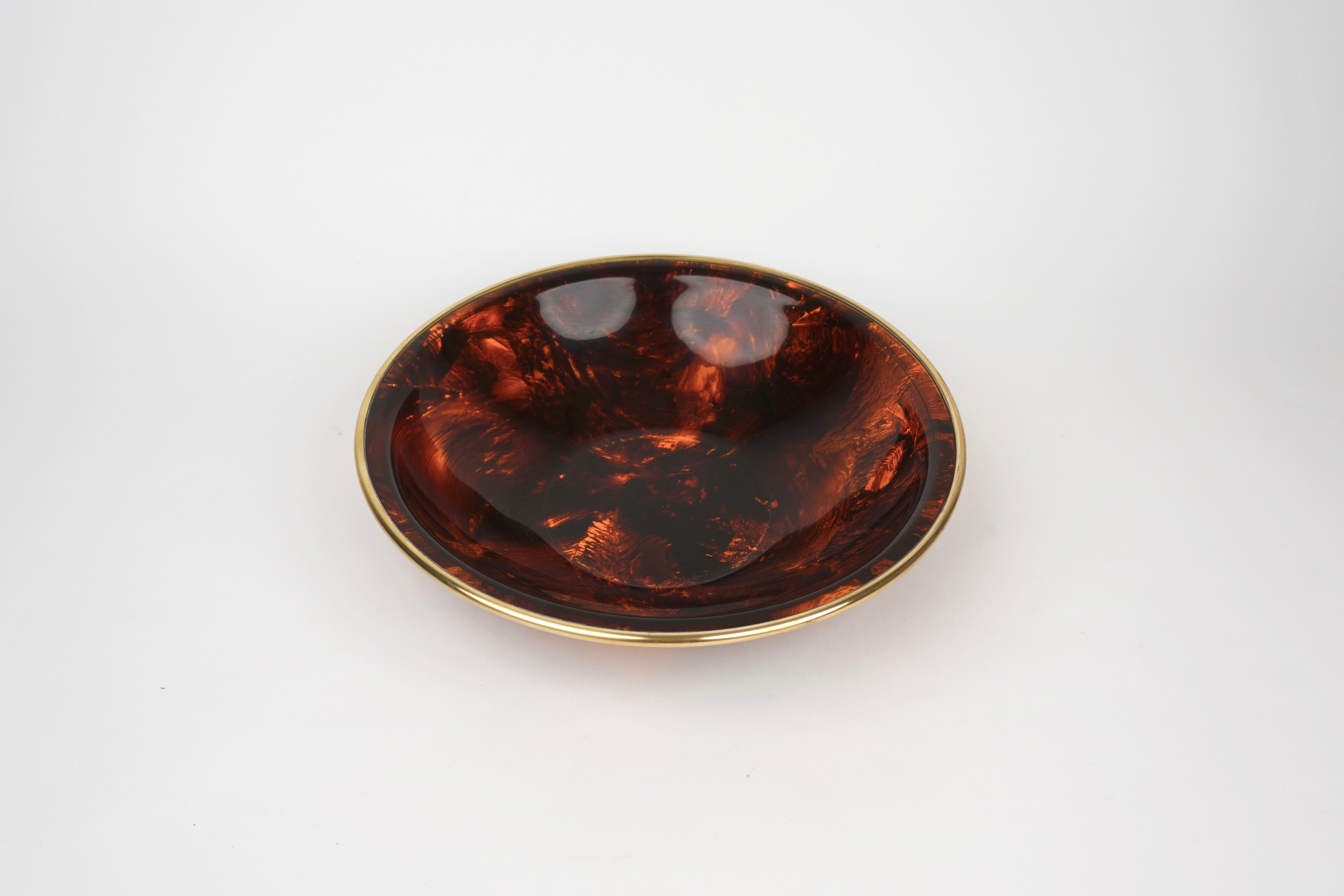 Late 20th Century Bowl Centerpiece Lucite Tortoise Shell & Brass Christian Dior Style, Italy 1970s