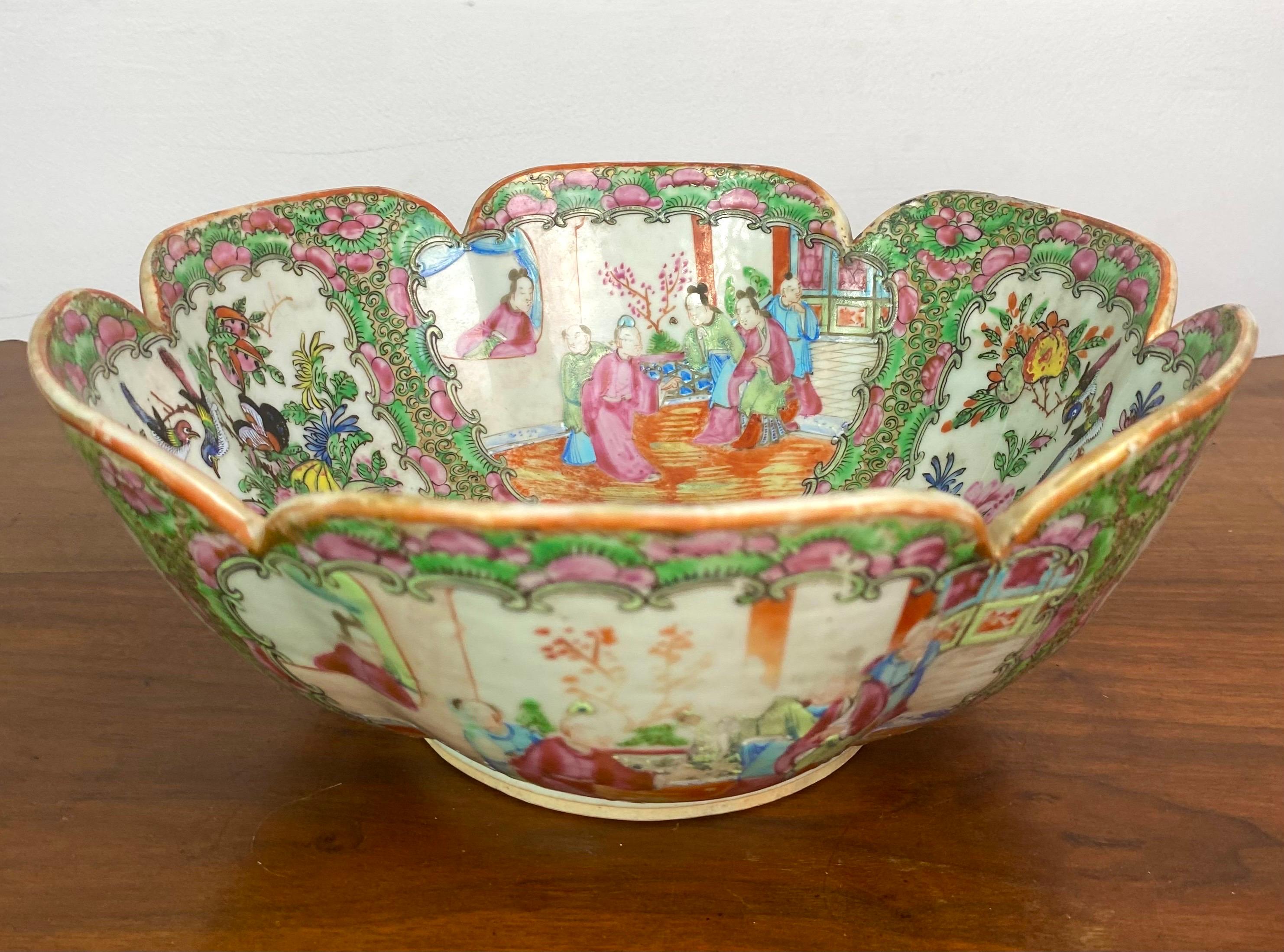 Porcelain Bowl - cup - salad bowl - Famille Rose - Canton - China 19th Qing For Sale