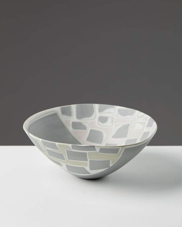 Scandinavian Modern Bowl Designed by Aune Siimes for Arabia, Finland, 1950s For Sale
