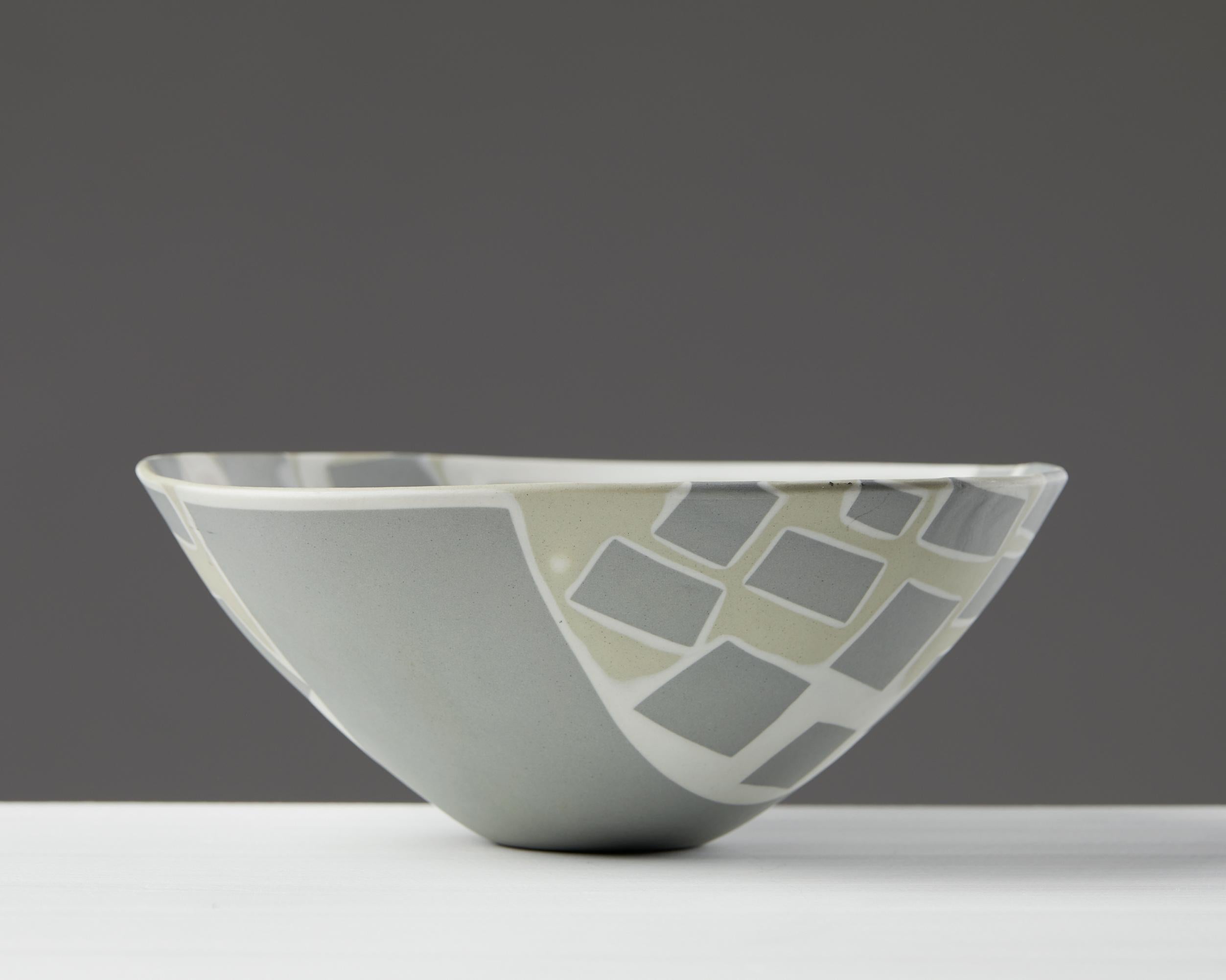 Scandinavian Modern Stoneware Bowl Designed by Aune Siimes for Arabia, Finland, 1950s, geometric For Sale