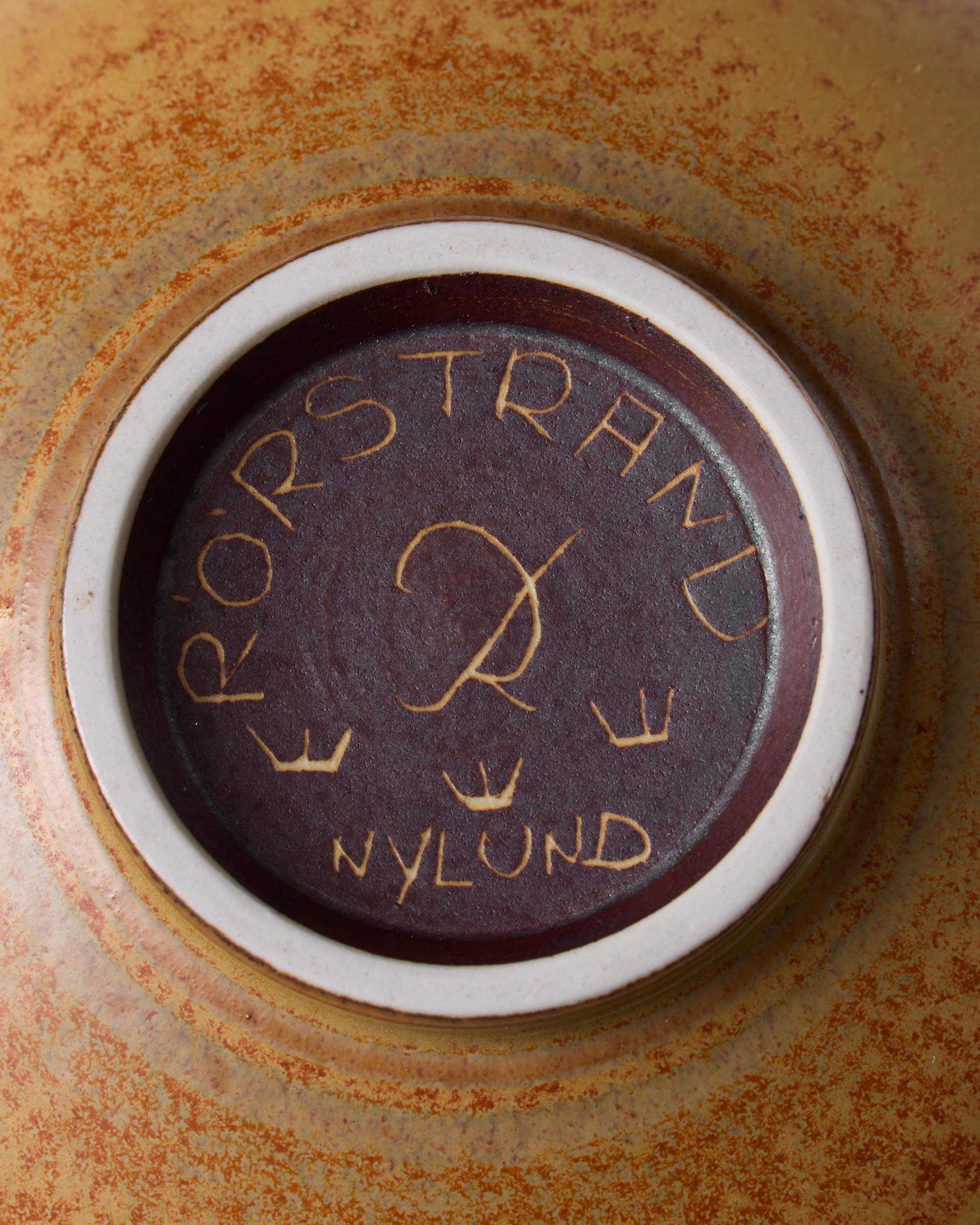 Bowl designed by Gunnar Nylund, Rörstrand Sweden, 1950s For Sale 1