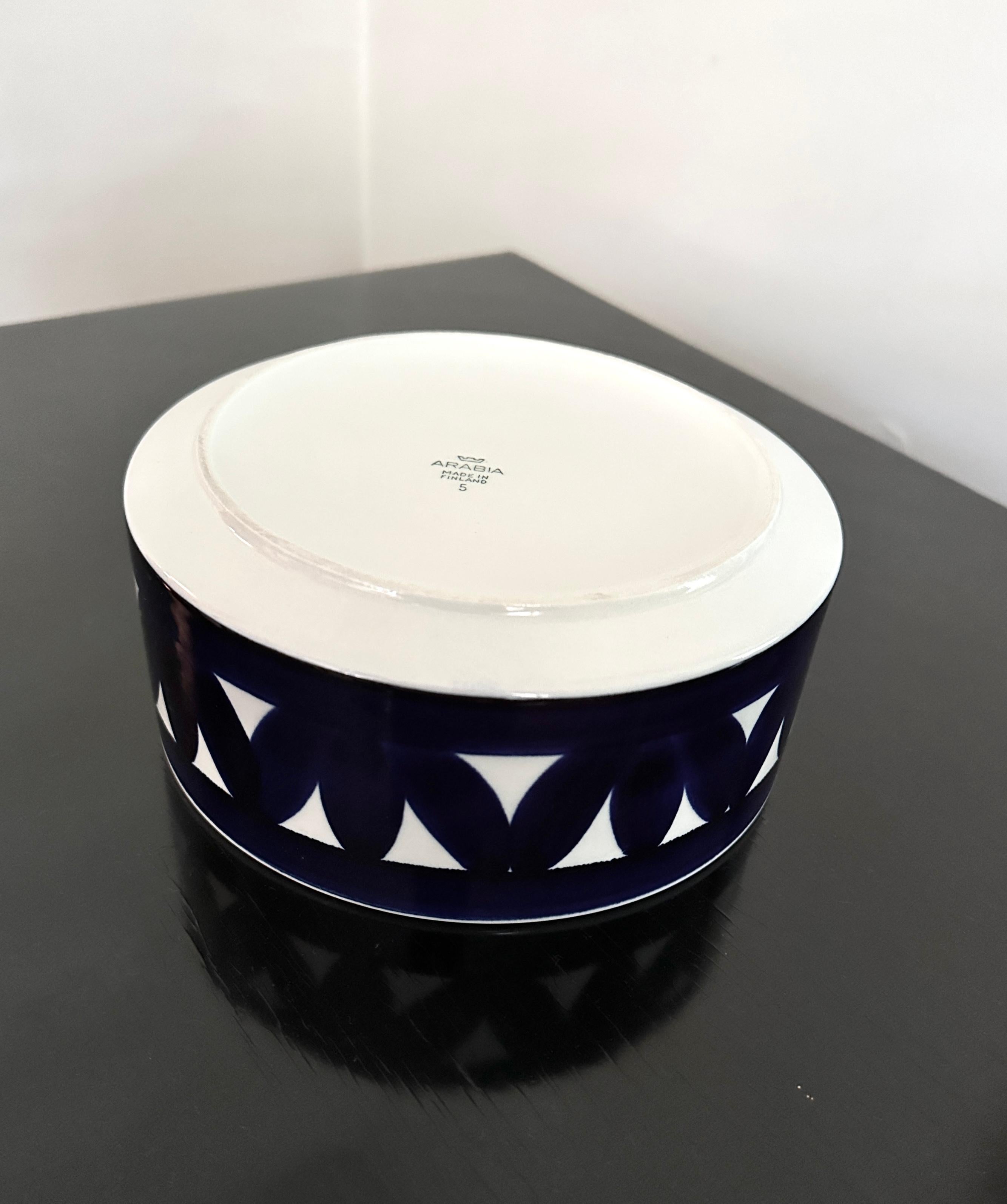 Cuenco Diseñado por Raija Uosikkinen Para Arabia, Finlandia, Patrón Sotka Finlandés en venta