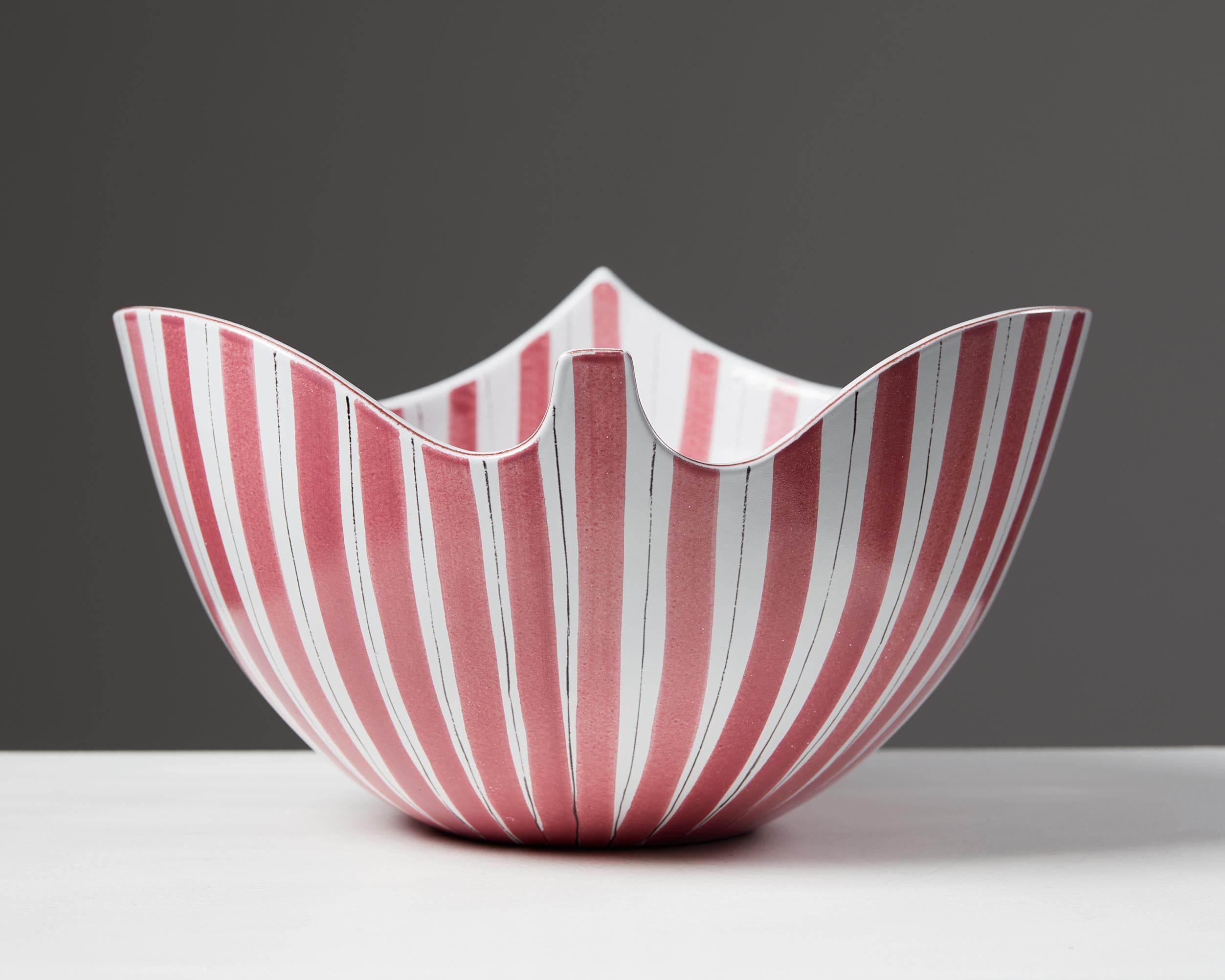 Bowl designed by Stig Lindberg, Sweden, 1950’s In Good Condition In Stockholm, SE