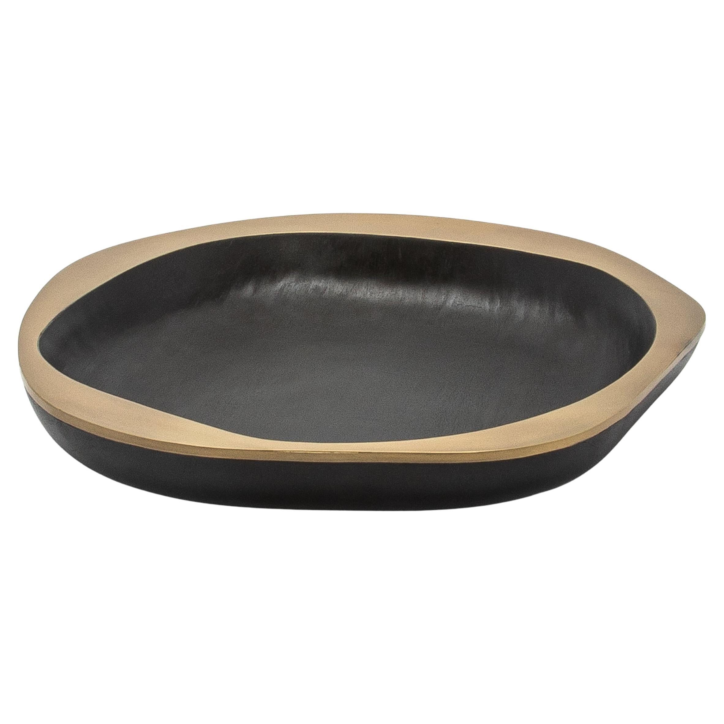 Bol en Oak Oak avec détails en laiton Patina Bronze par R&Y Augousti