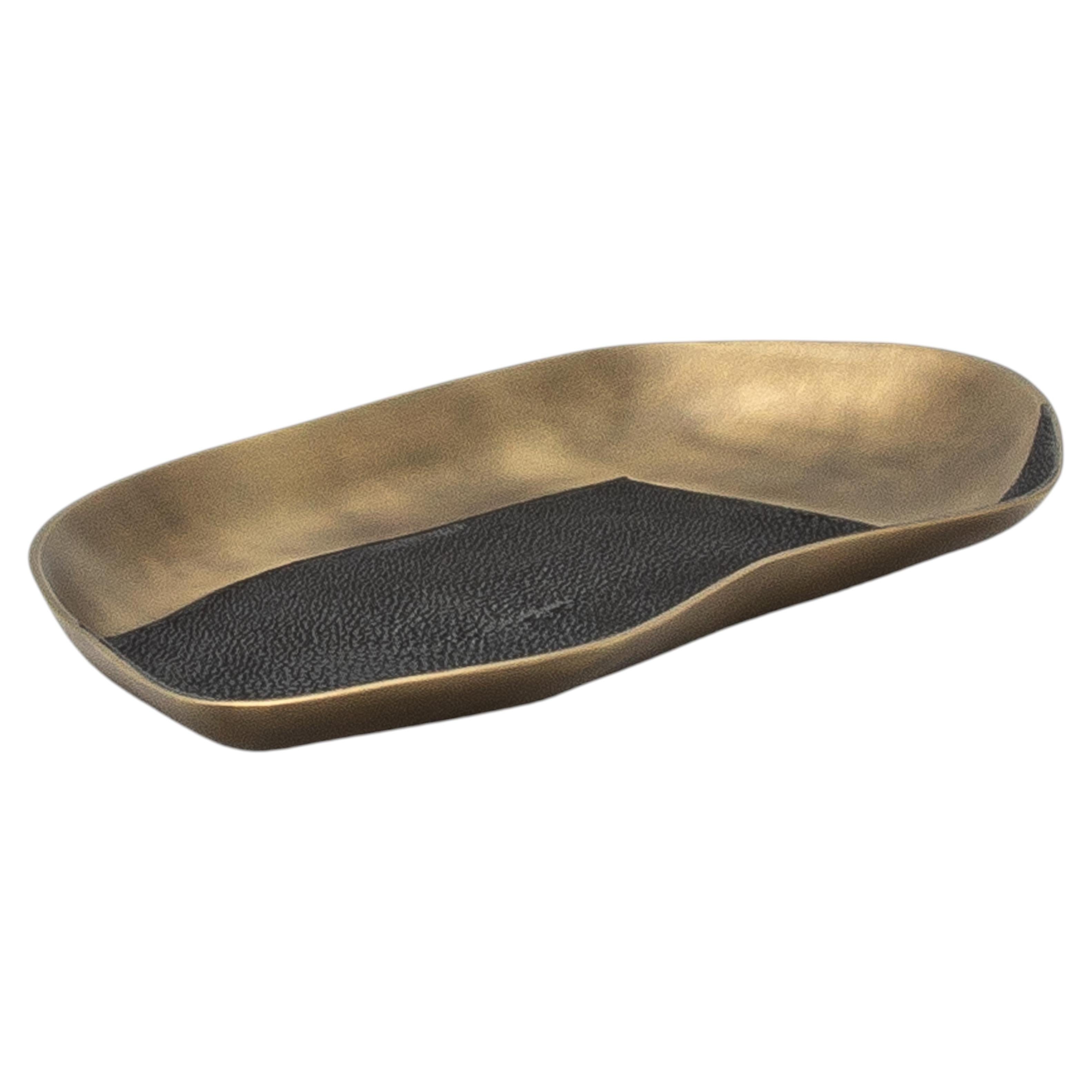 Schale aus Bronze-Patina-Messing mit schwarzen Chagrin-Details von KIFU Paris