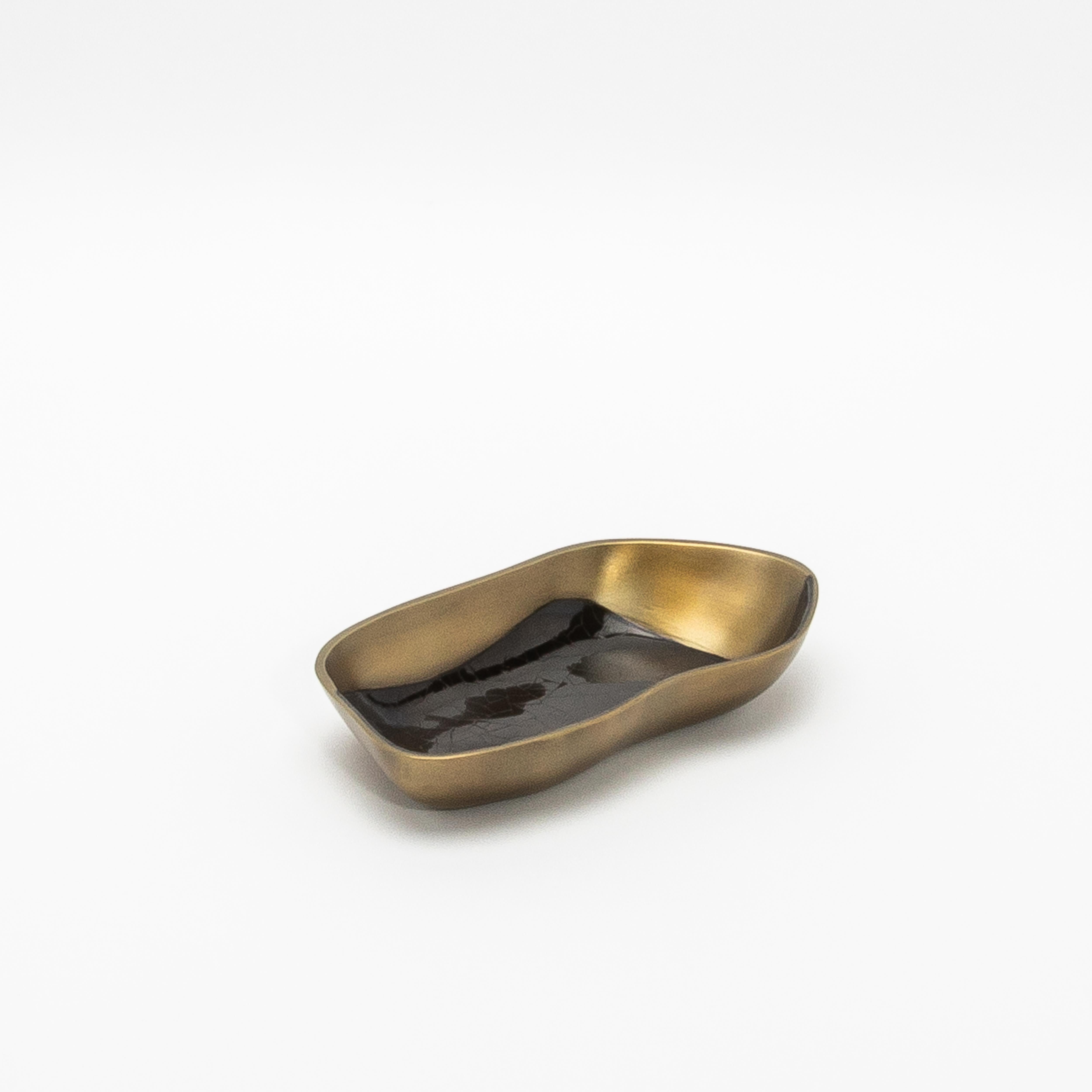 Art déco Bol en laiton patiné bronze avec détails en coquillage noir par KIFU Paris en vente