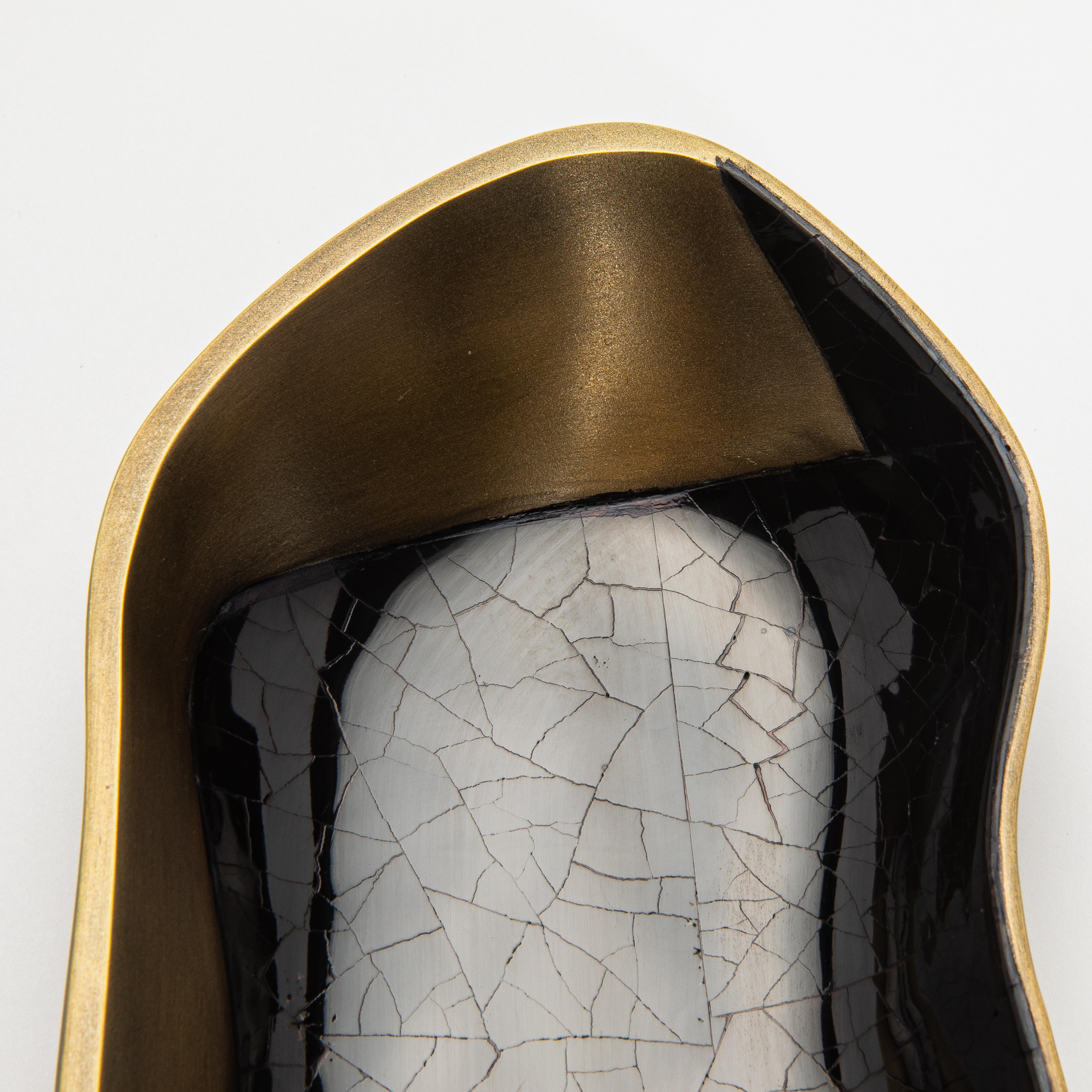 XXIe siècle et contemporain Bol en laiton patiné bronze avec détails en coquillage noir par KIFU Paris en vente
