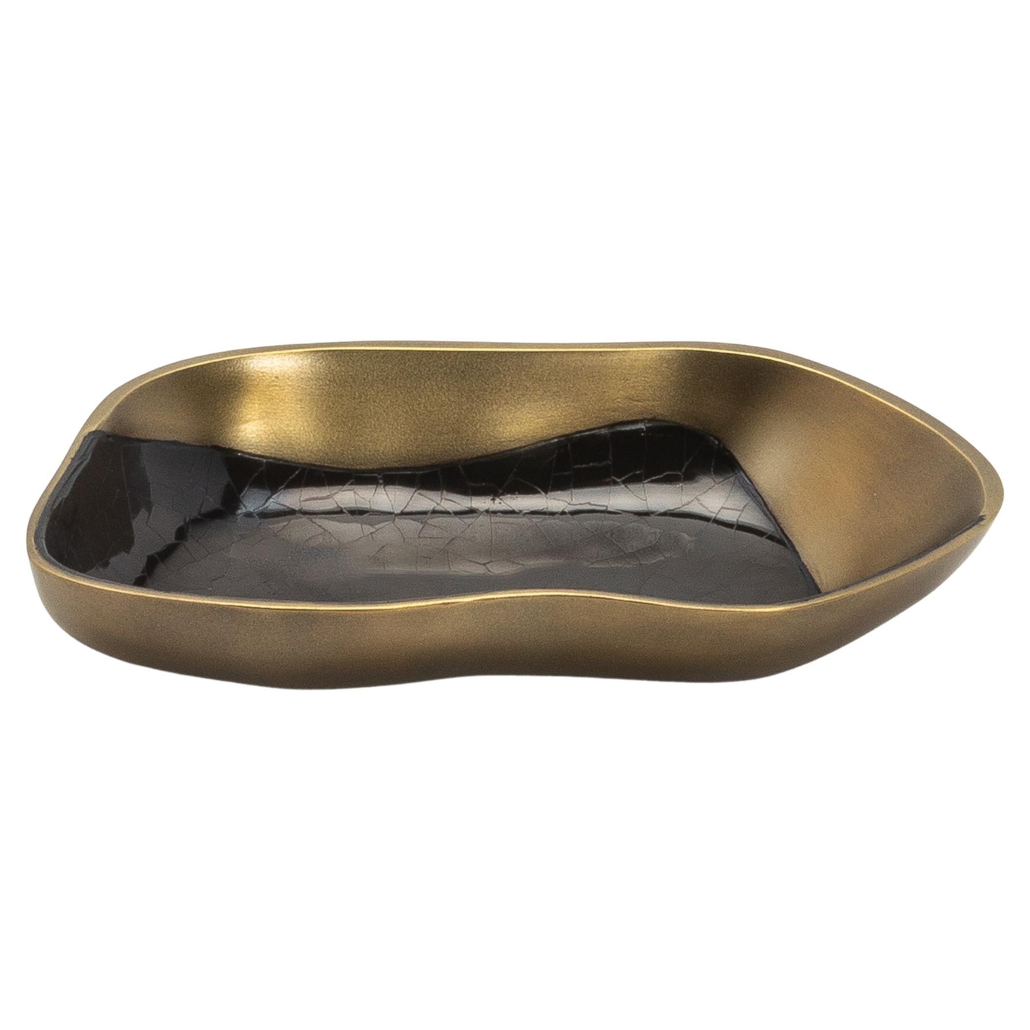 Bol en laiton patiné bronze avec détails en coquillage noir par KIFU Paris en vente