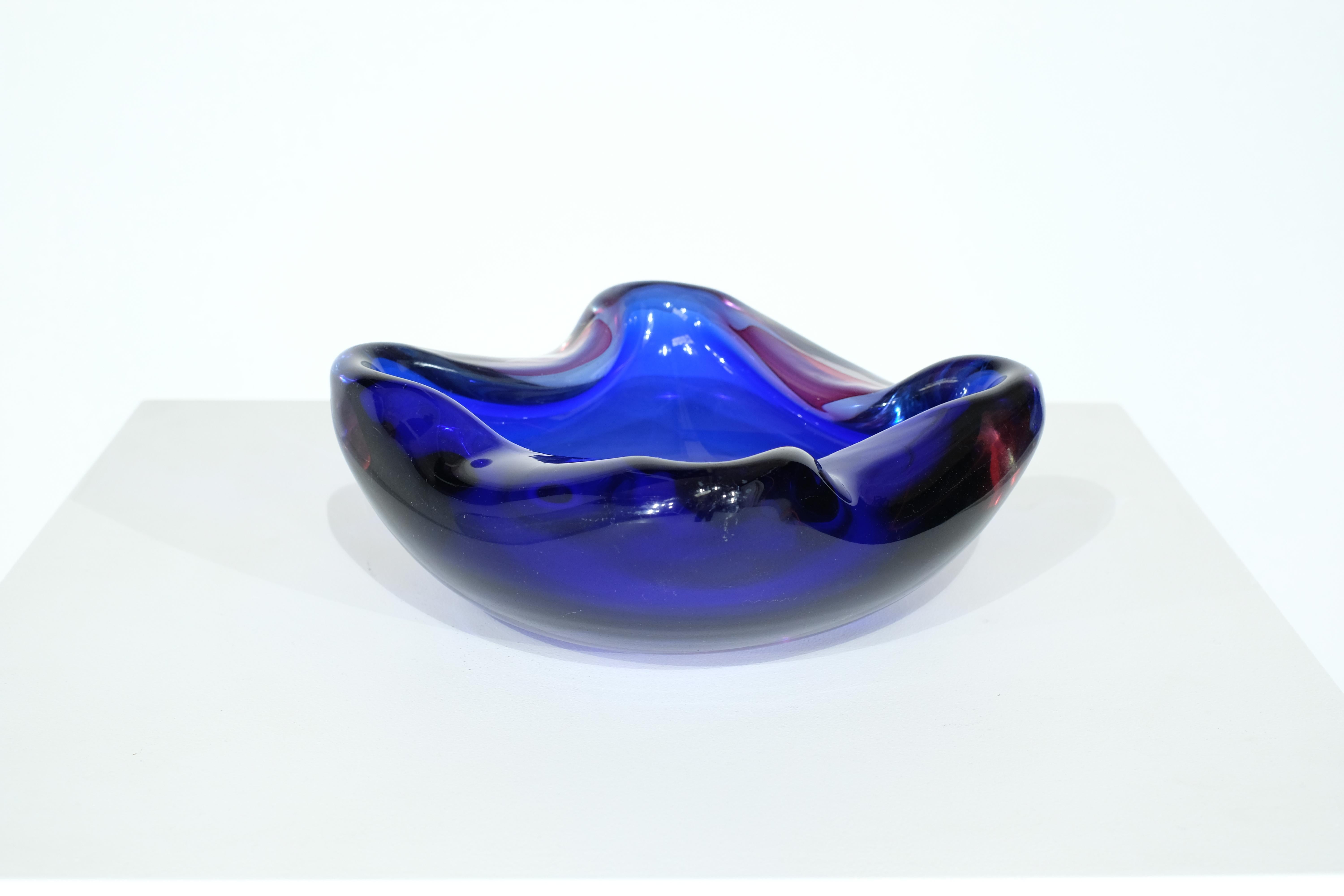 Mid-Century Modern Bowl in Murano glass, Italy , 1960s For Sale