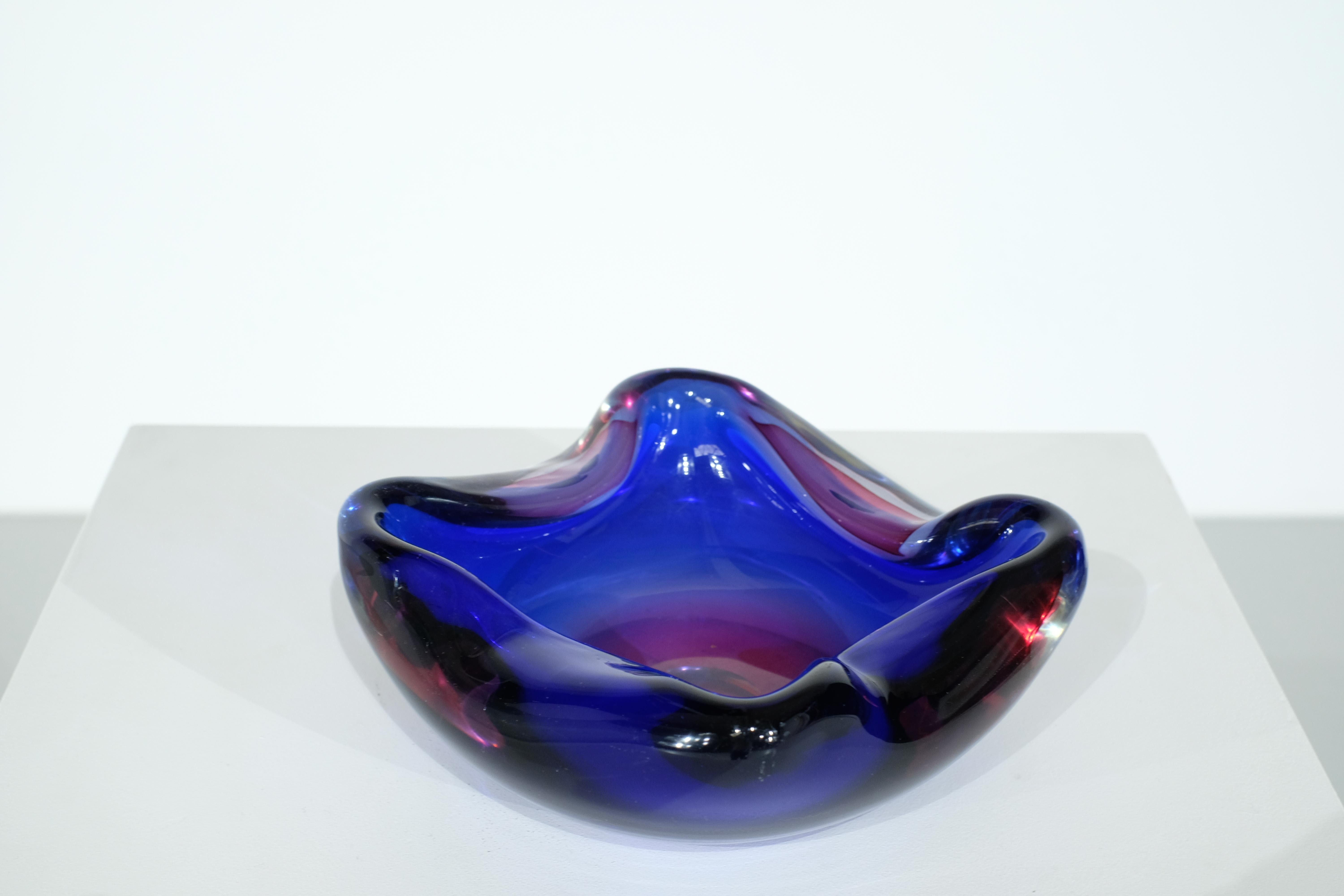 Italian Bowl in Murano glass, Italy , 1960s For Sale