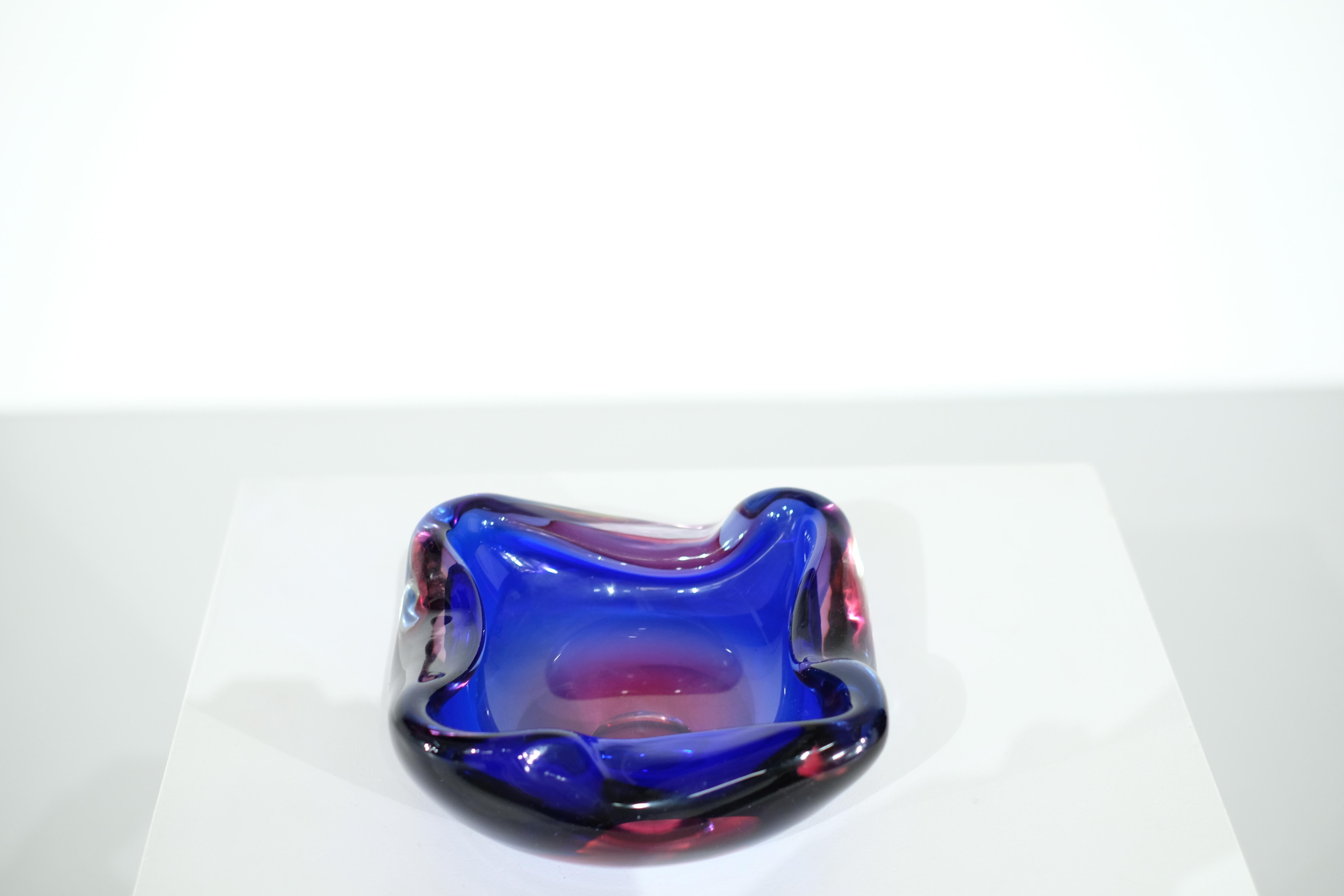 Bowl in Murano glass, Italy , 1960s For Sale 1