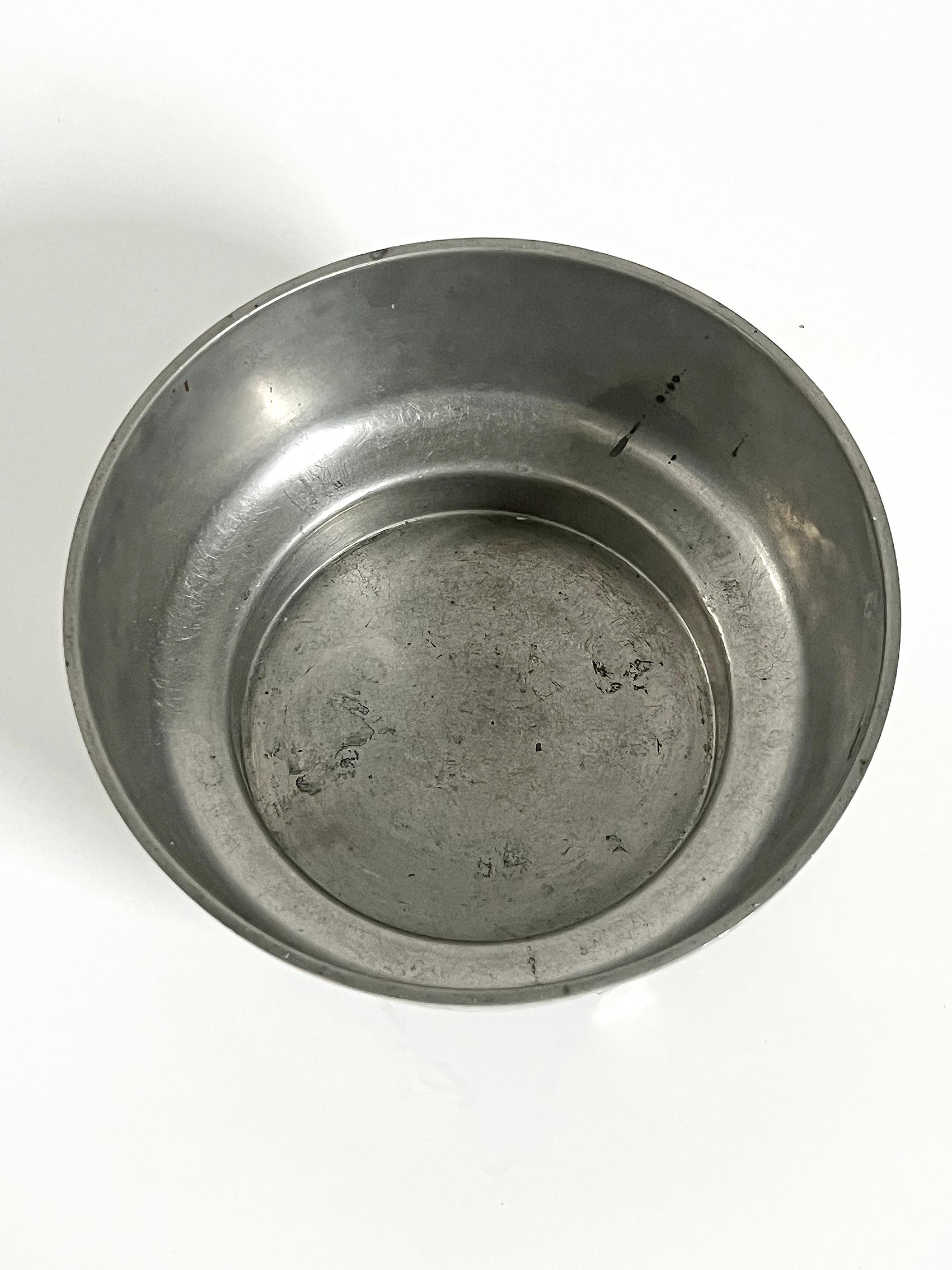 Scandinavian Modern Bowl in Pewter by Rolf Engströmer for Fabriksaktiebolaget Kronsilver -1935 For Sale