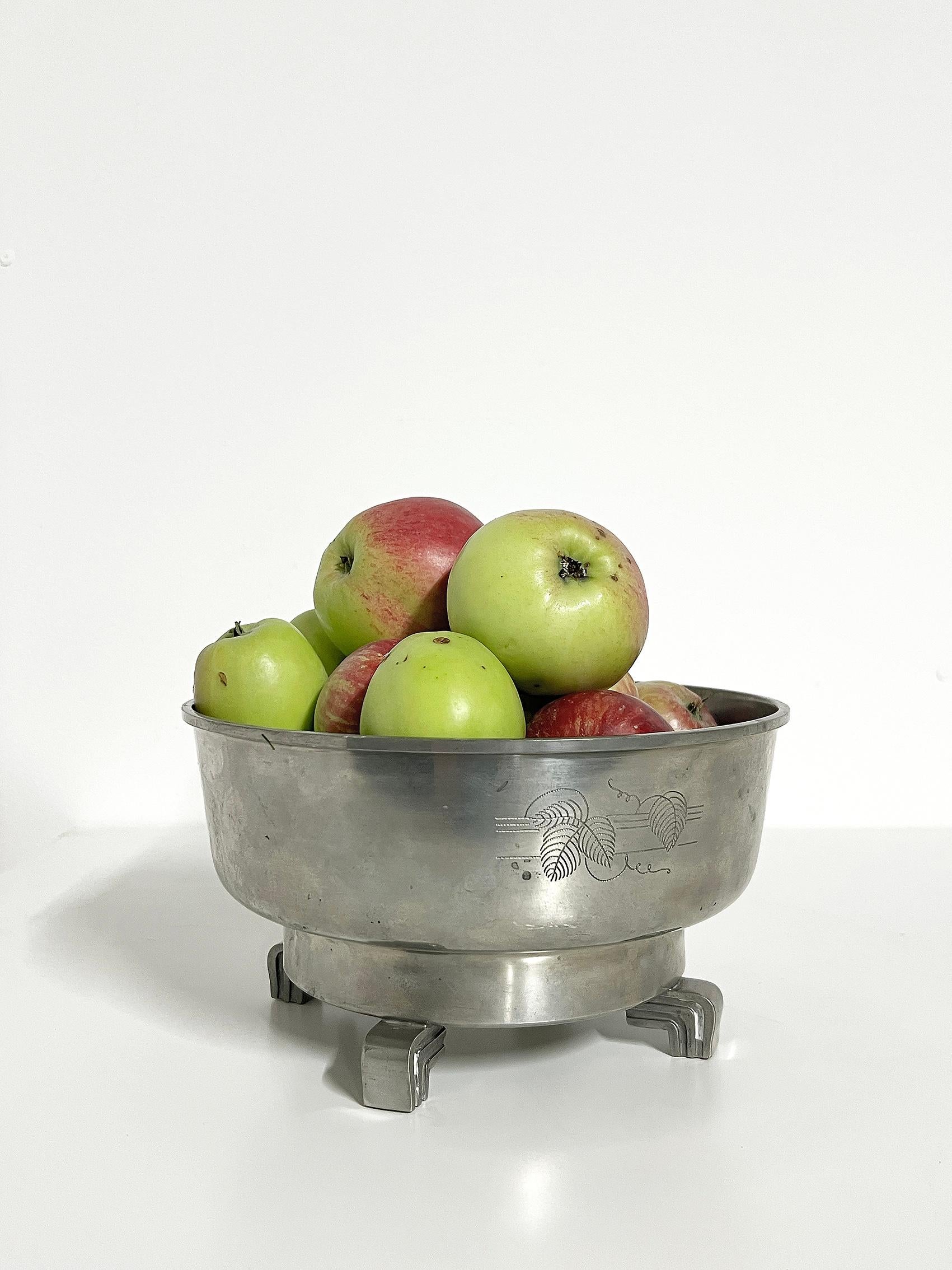 Mid-20th Century Bowl in Pewter by Rolf Engströmer for Fabriksaktiebolaget Kronsilver -1935 For Sale
