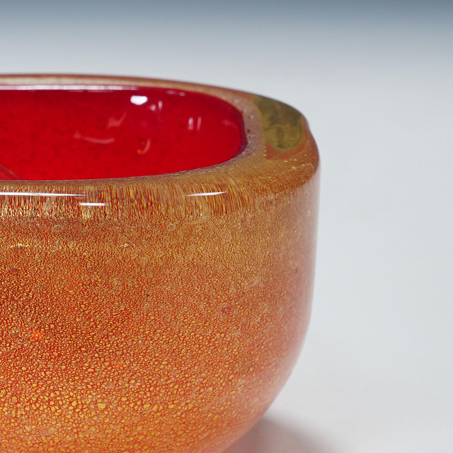 Mid-20th Century Bowl in Red Sommerso Glass, Flavio Poli for Seguso Murano 1940s For Sale