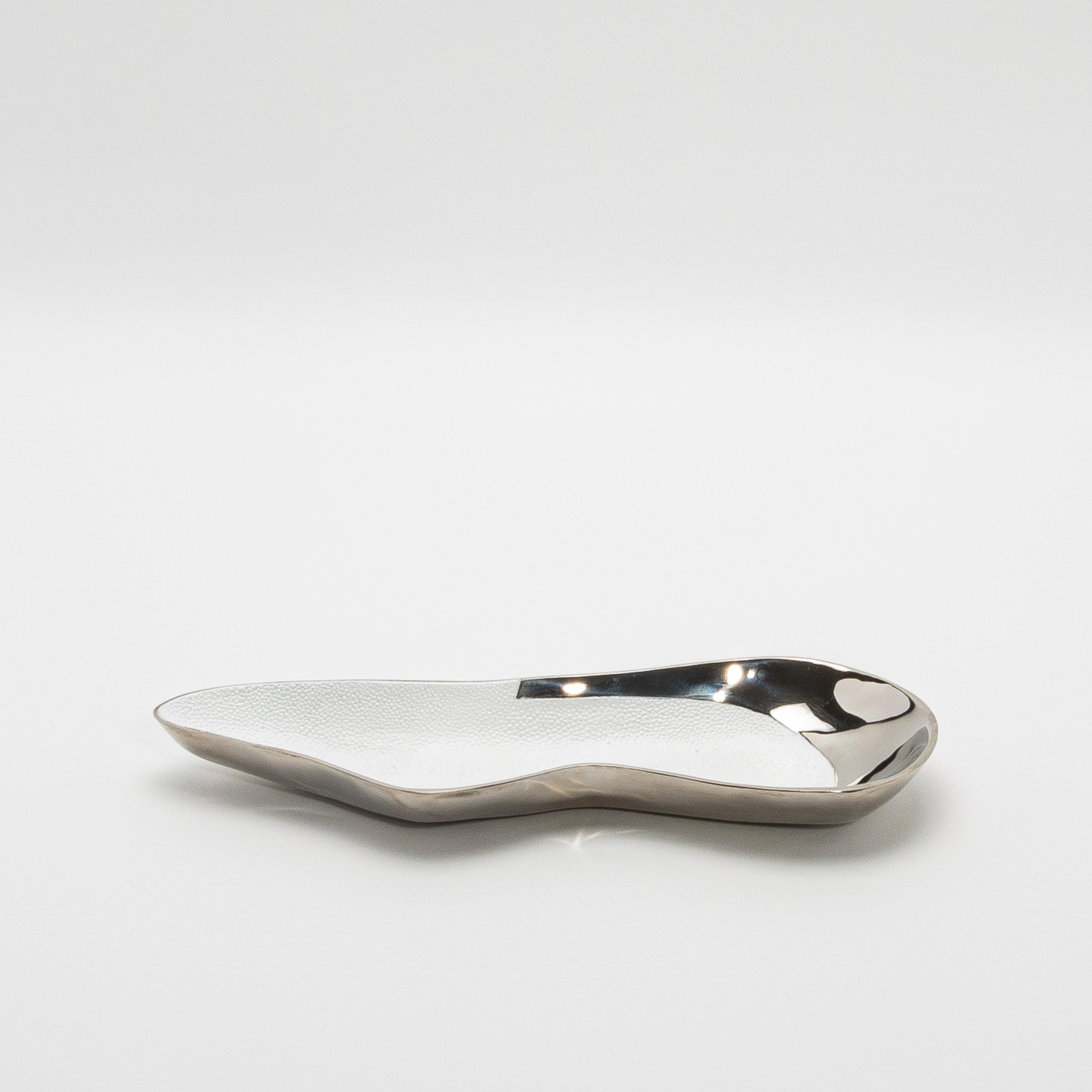 Hand-Crafted Bowl in Stainless Steel with White Shagreen Details by KIFU Paris For Sale