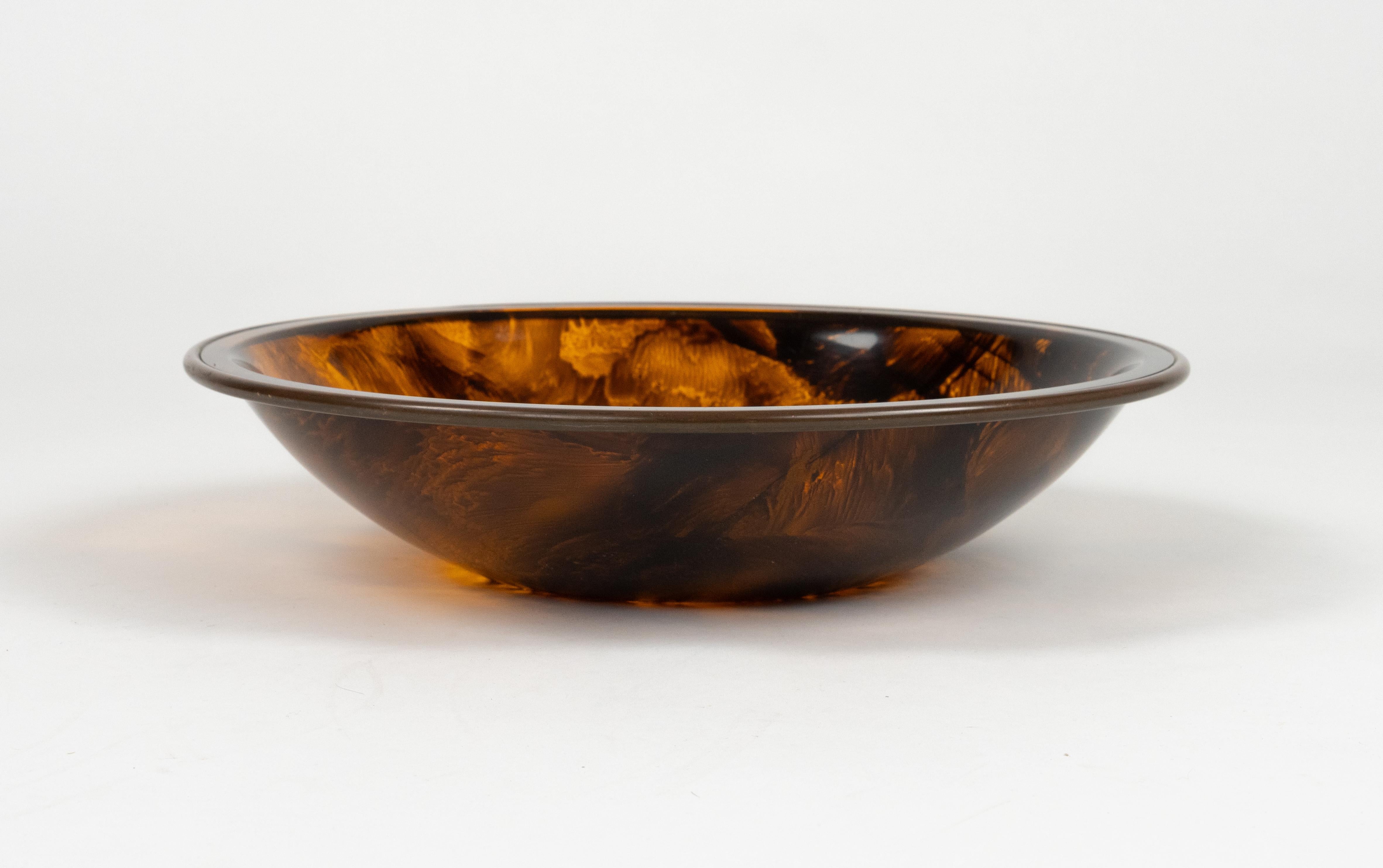 Mid-Century Modern Bowl in Tortoiseshell Lucite Effect and Brass Christian Dior Style, Italy 1970s For Sale