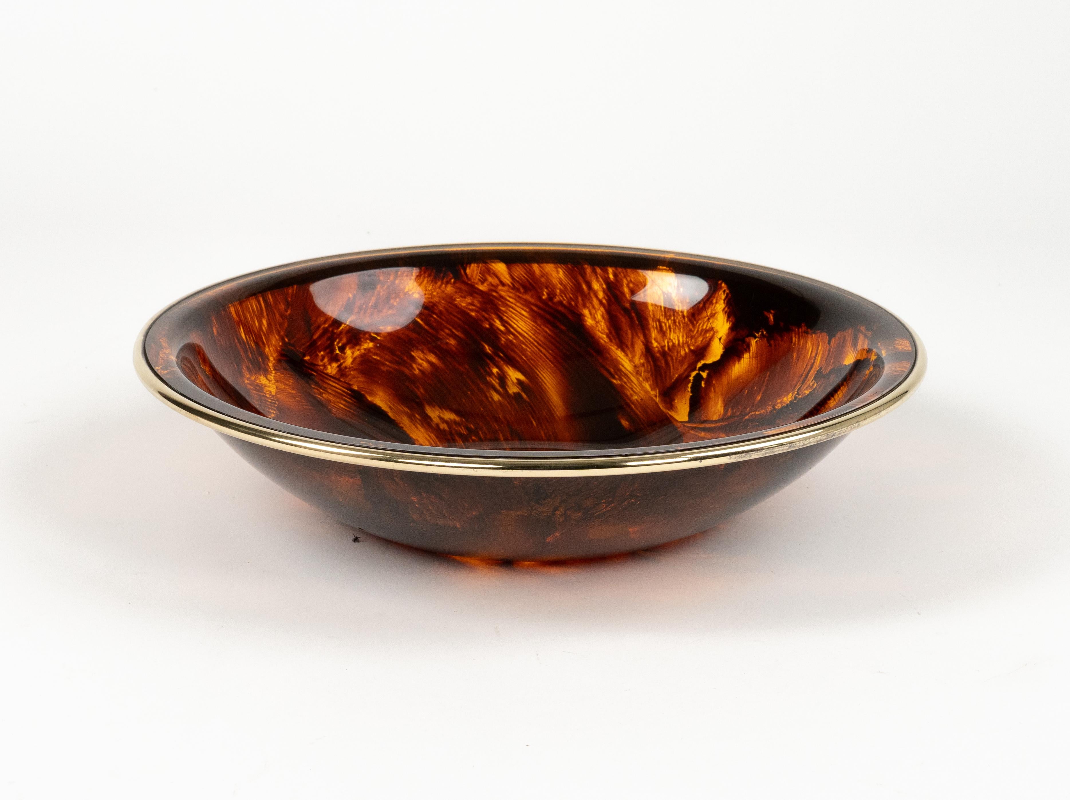 Bowl in Tortoiseshell Lucite Effect and Brass Christian Dior Style, Italy 1970s In Good Condition For Sale In Rome, IT