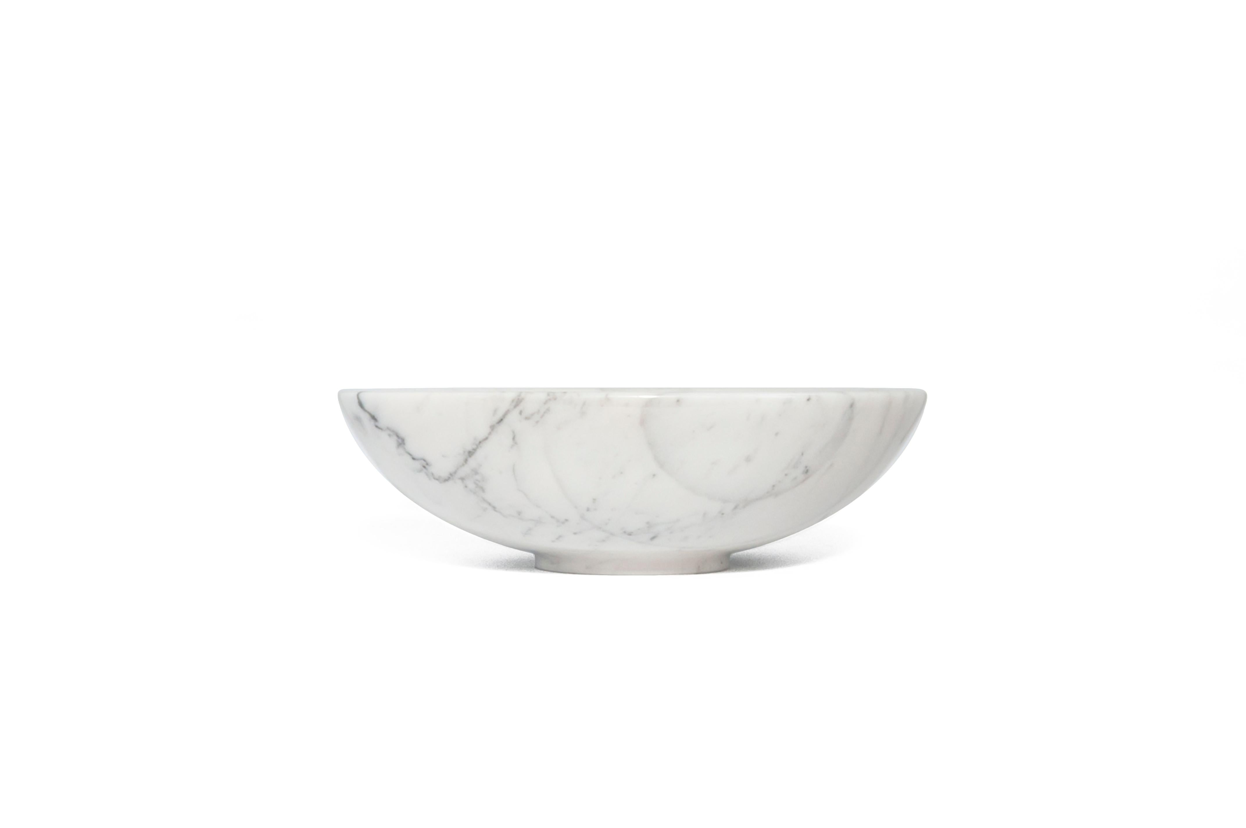 Hand-Crafted Handmade Big Fruit Bowl in White Carrara Marble For Sale