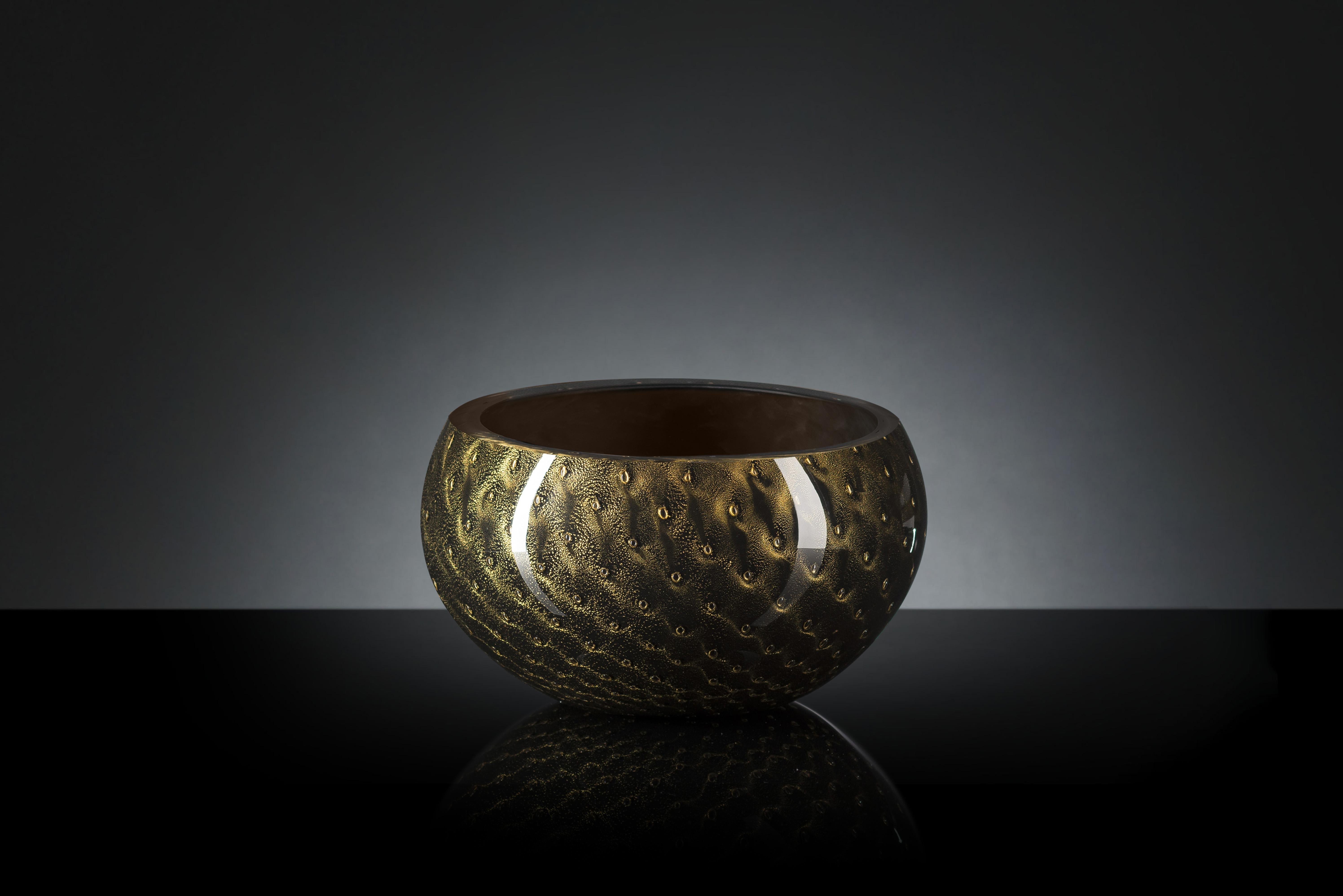 Modern Bowl Mocenigo, Muranese Glass, Gold 24-Karat and Black, Italy For Sale