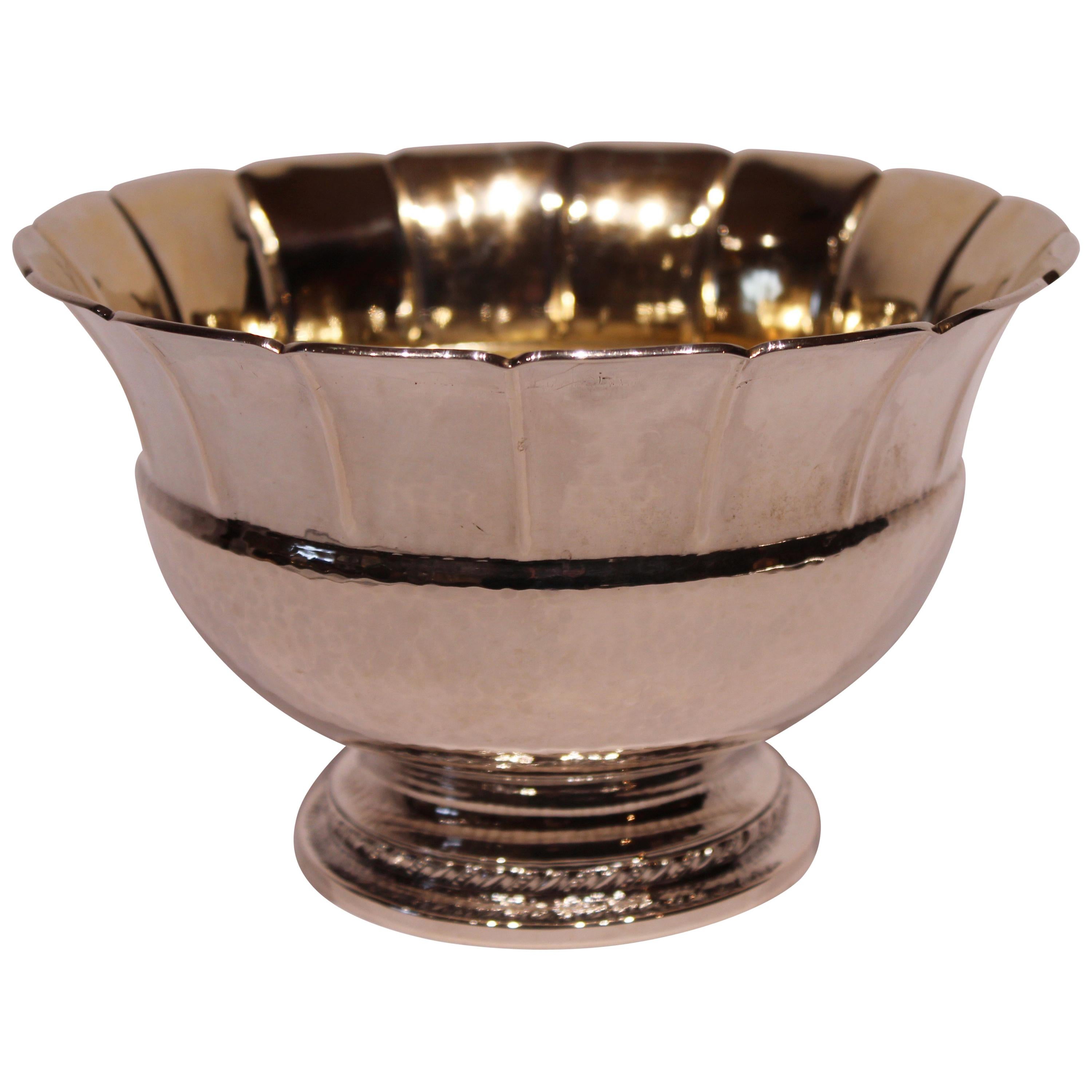 Bowl on Feet of Hallmarked Silver and Simply Decorated