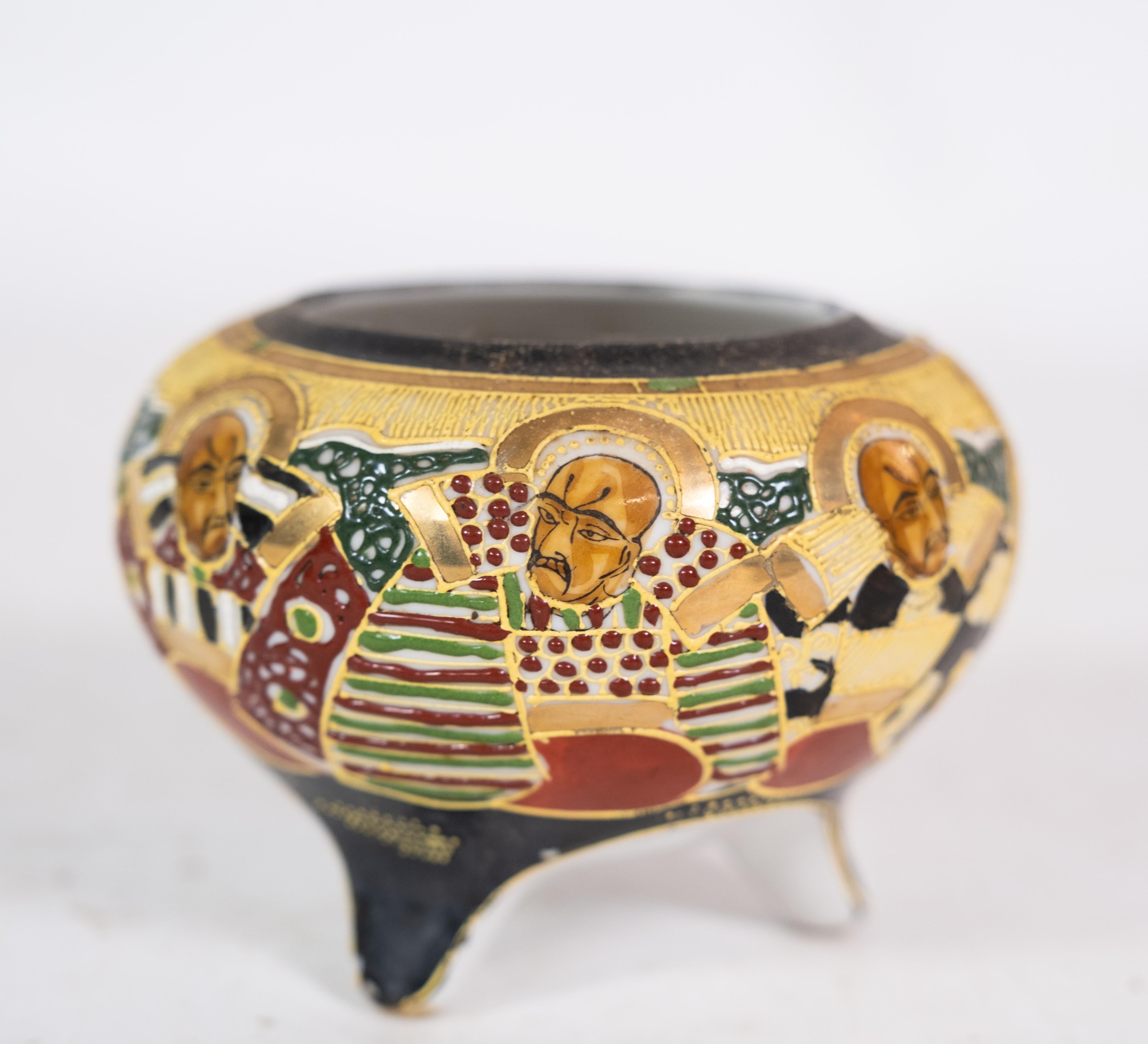 Mid-20th Century Bowl, Porcelain, Japanese, Hand painted, 1940s For Sale