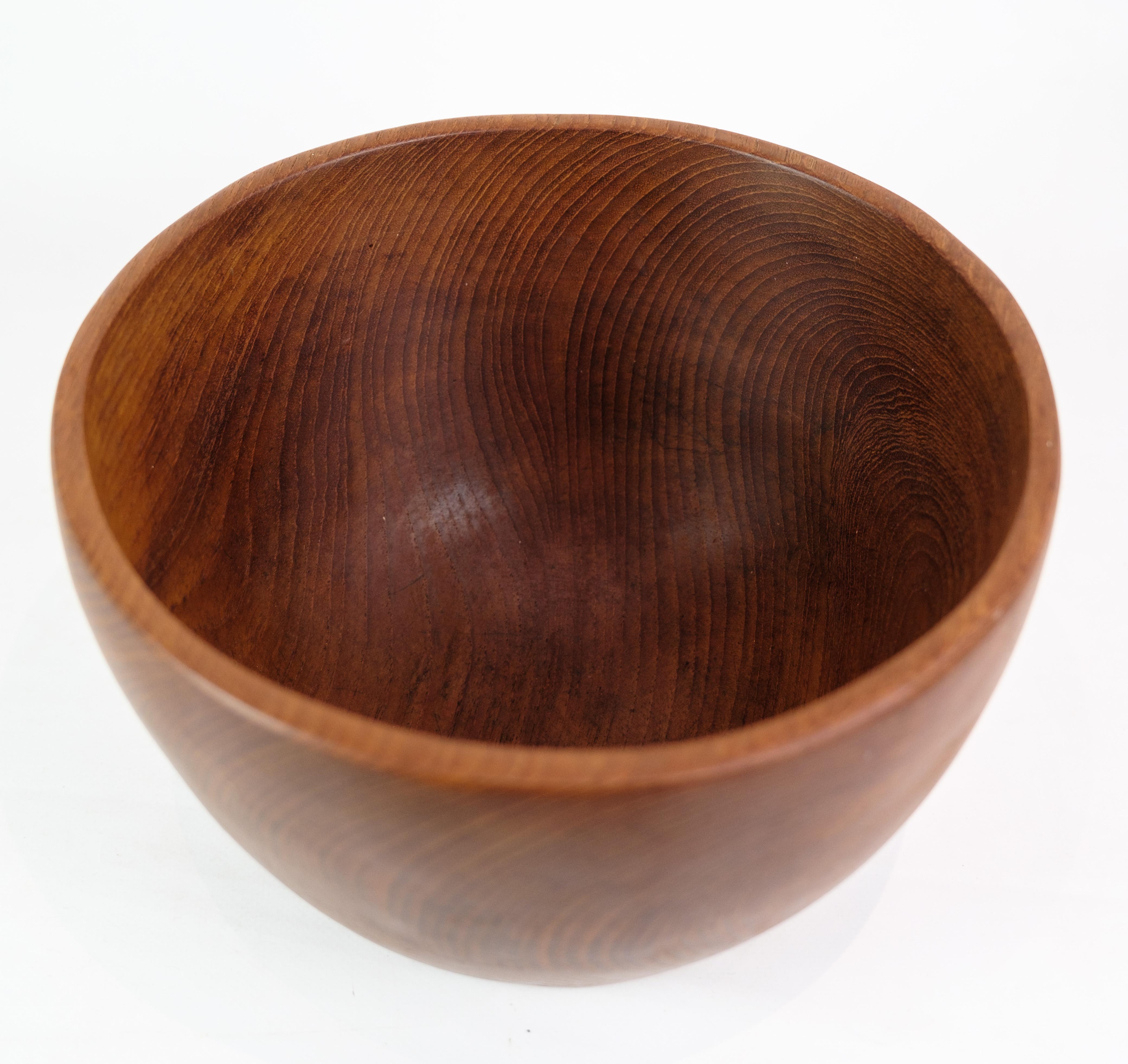 Bowl Made In Teak, Danish Design From 1960s In Good Condition For Sale In Lejre, DK