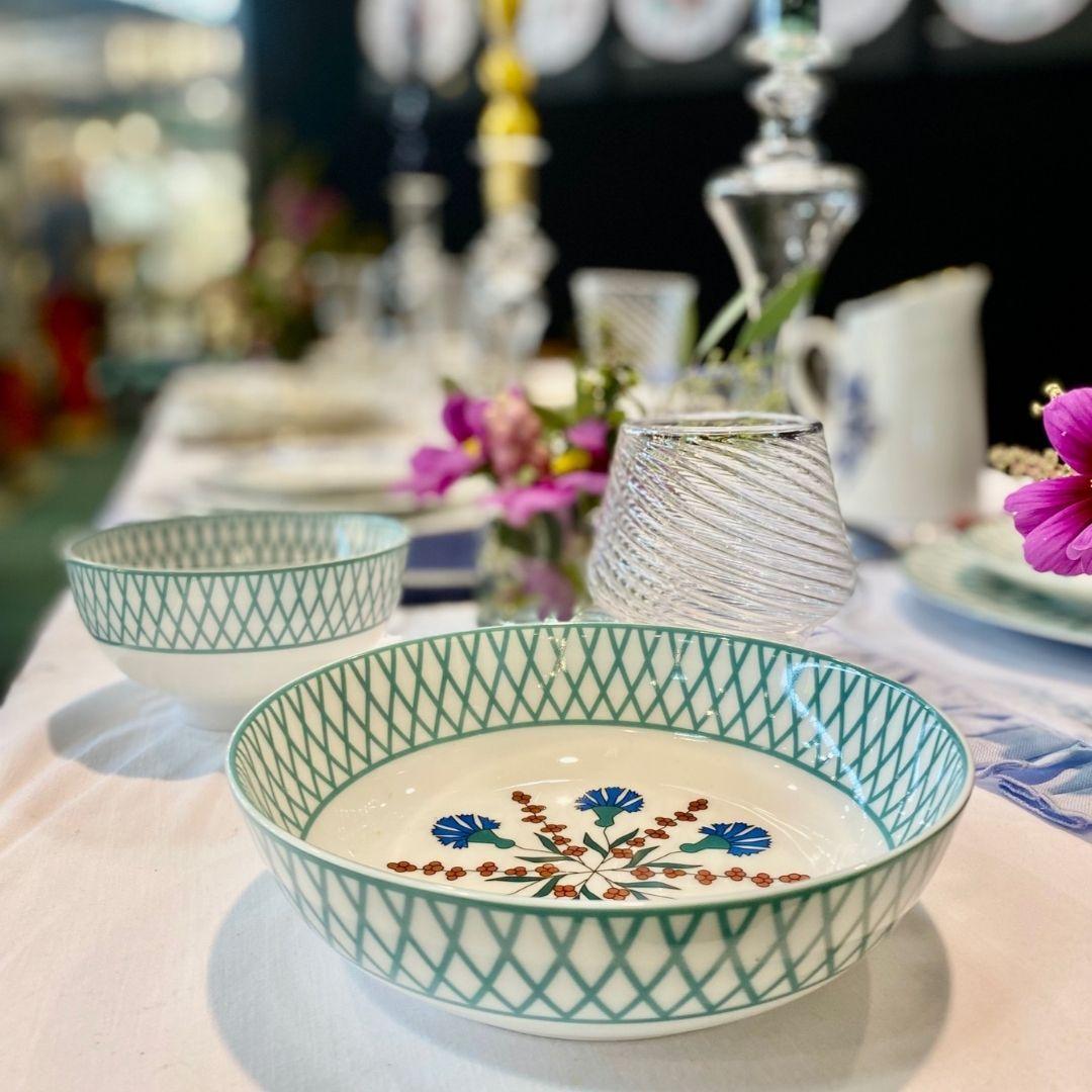 French Bowl Volutes collection Maison Manoï Limoges porcelain For Sale
