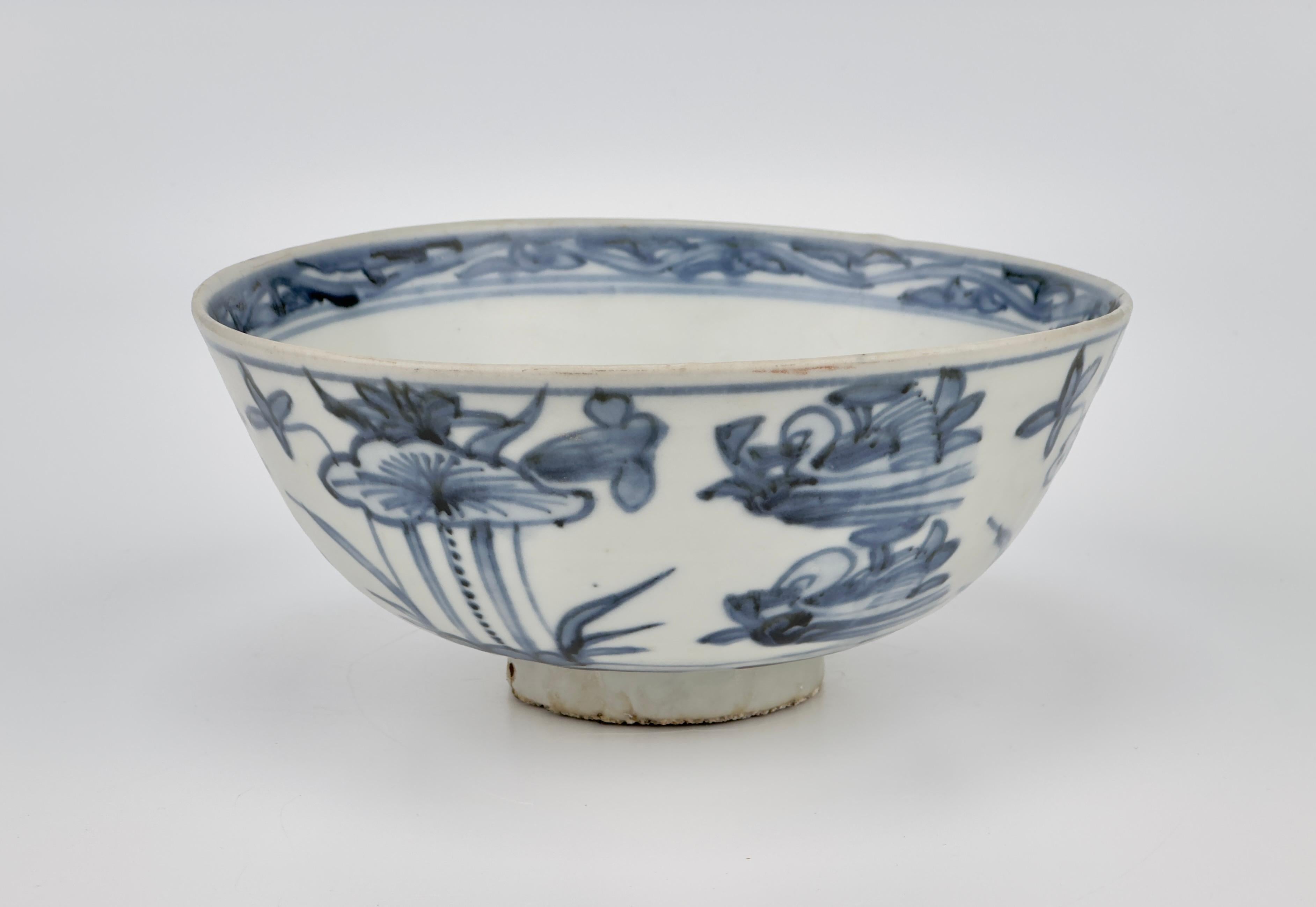 Chinese Bowl with mandarin duck and lotus pattern design, Late Ming Era(16-17th century) For Sale