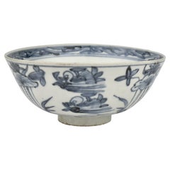 Vintage Bowl with mandarin duck and lotus pattern design, Late Ming Era(16-17th century)