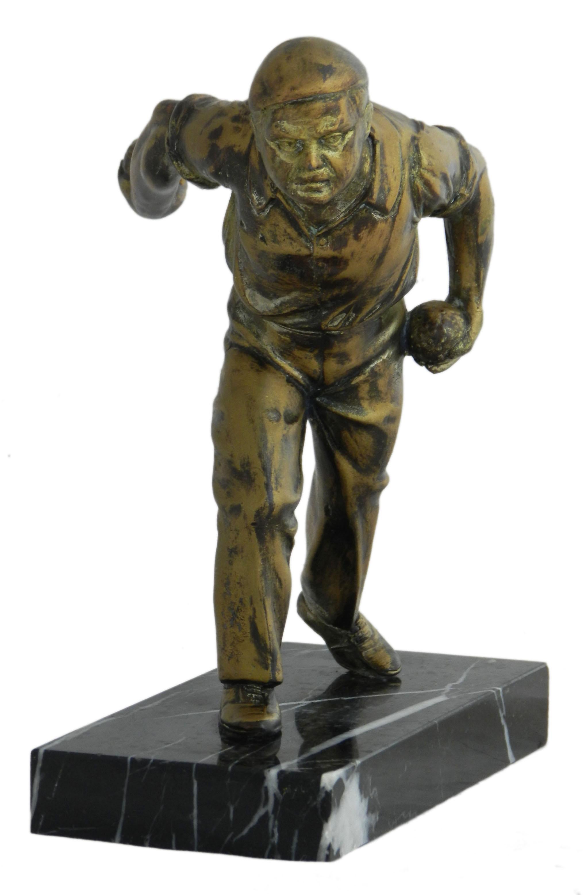 Art Deco Bowls Player Statue Spelter French  For Sale 3