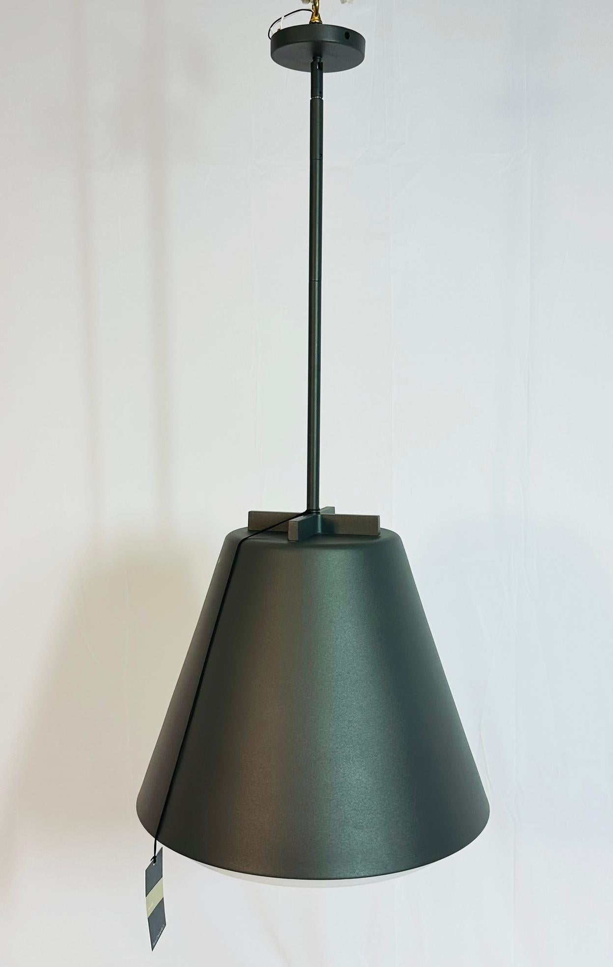 XXI secolo e contemporaneo Lampadario Bowmans di Sean Lavin per Visual Comfort, NUOVO CON LE MARCATURE in vendita