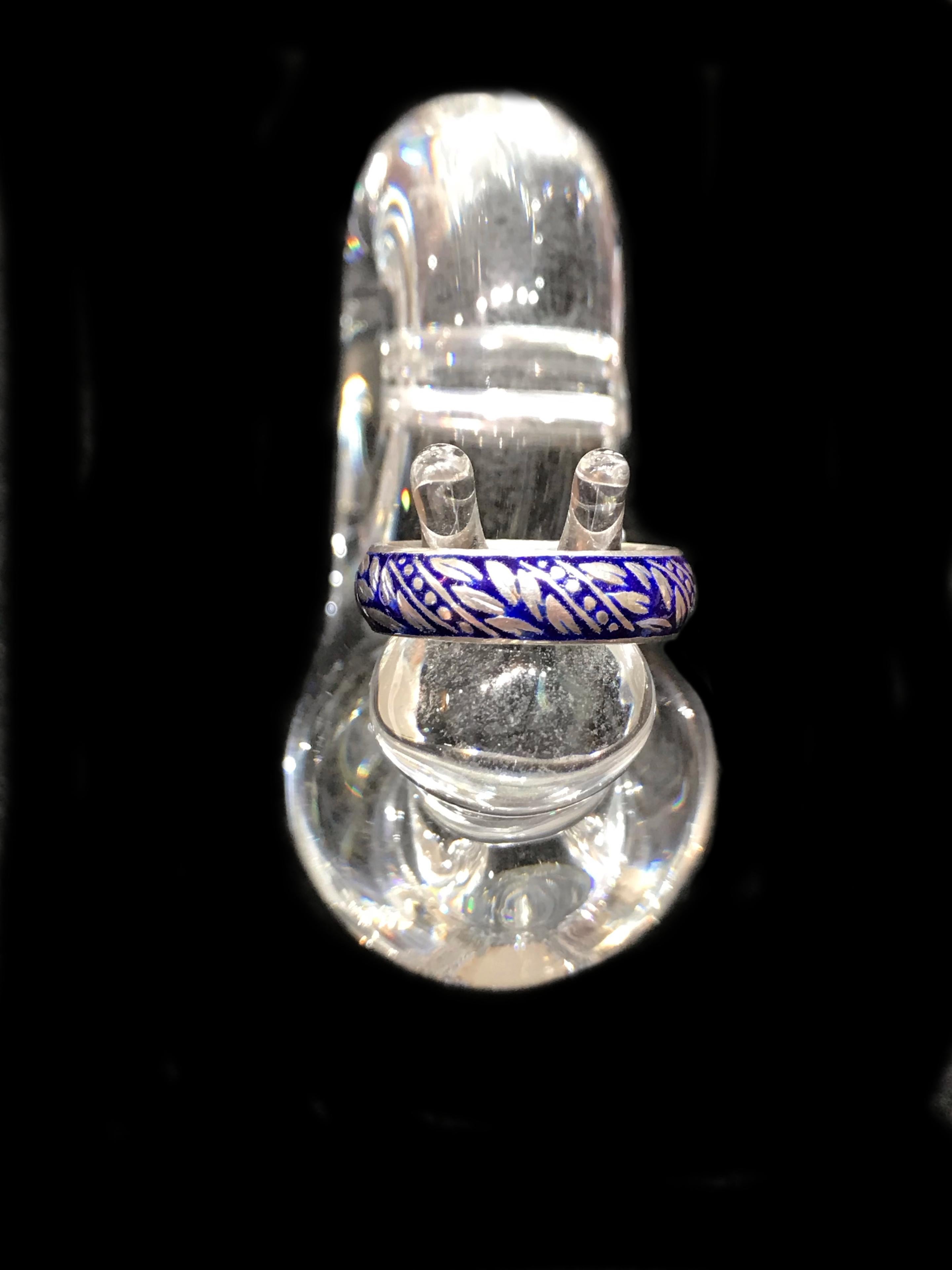 Artisan Handmade Narrow Laurel Leaf Ring Band For Sale