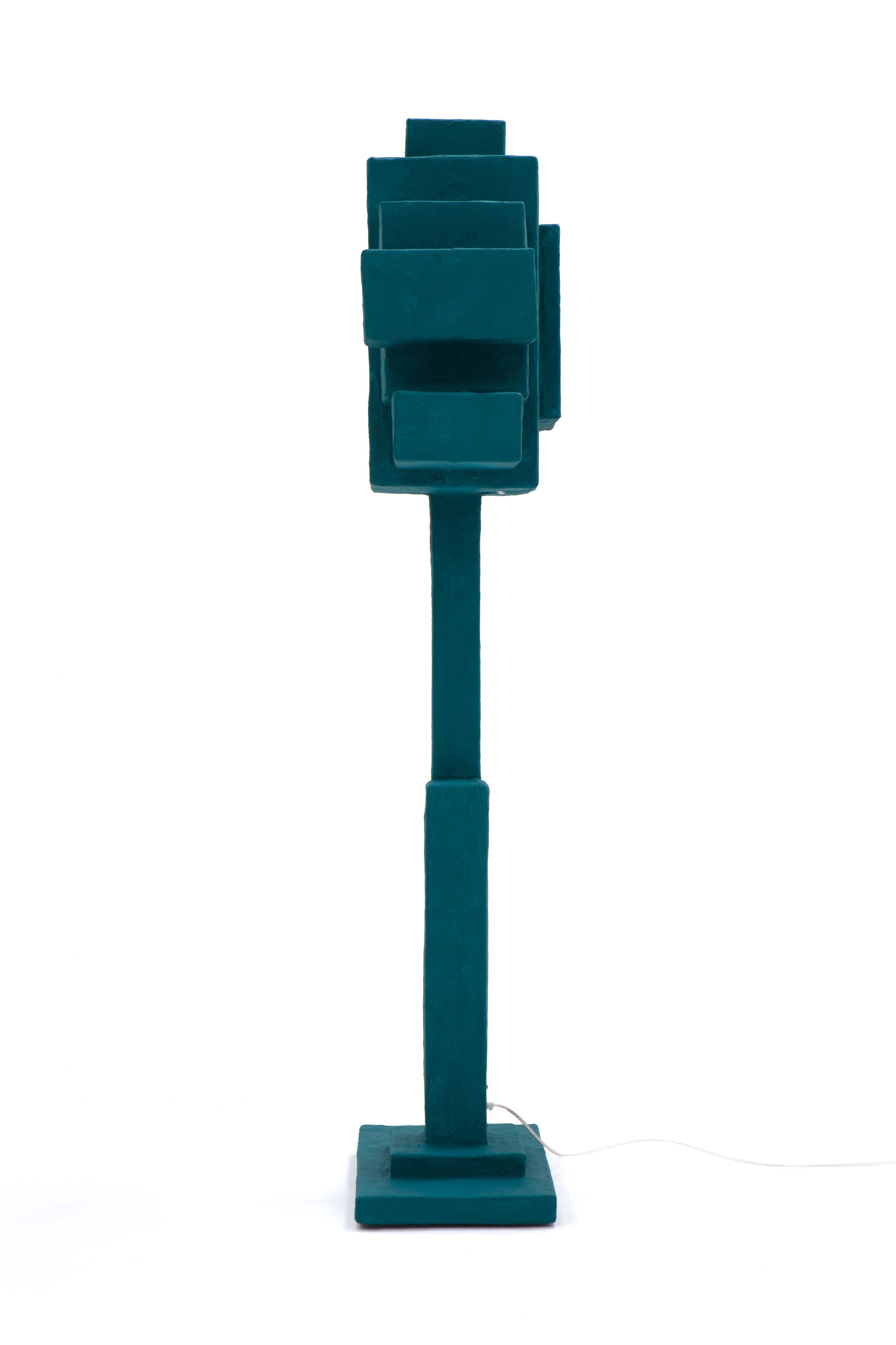 Box-1 Standing lamp, une lampe fabriquée à partir de boîtes en carton recyclées en vente 1