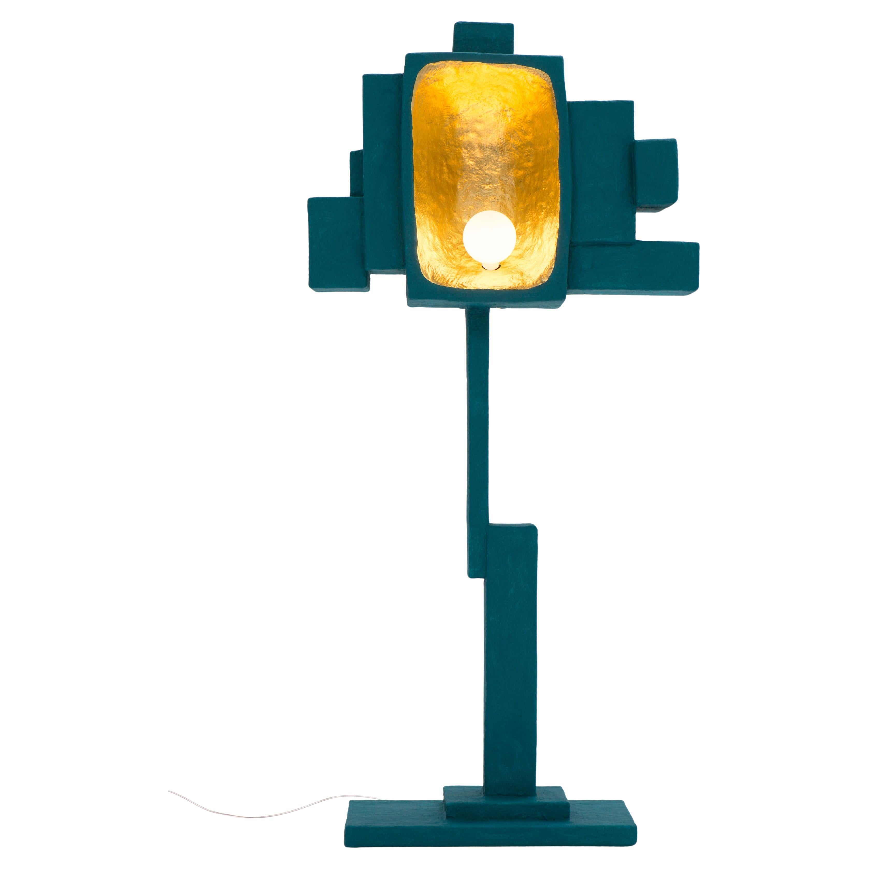 Box-1 Standing lamp, una lampada realizzata con scatole di cartone riciclate