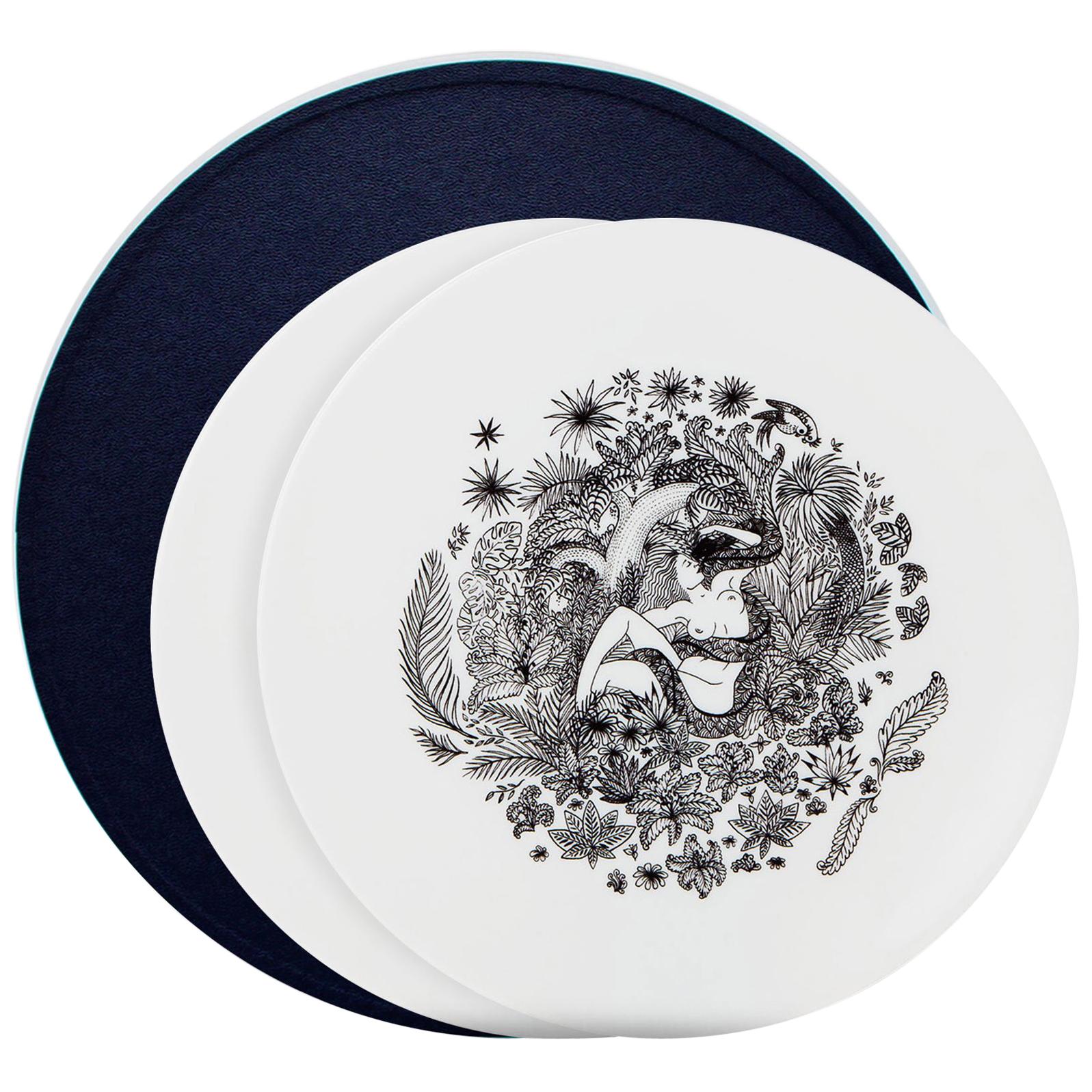 Box of 2 Dinner Porcelain Plates Without Gold Collection Rue de Paradis For Sale