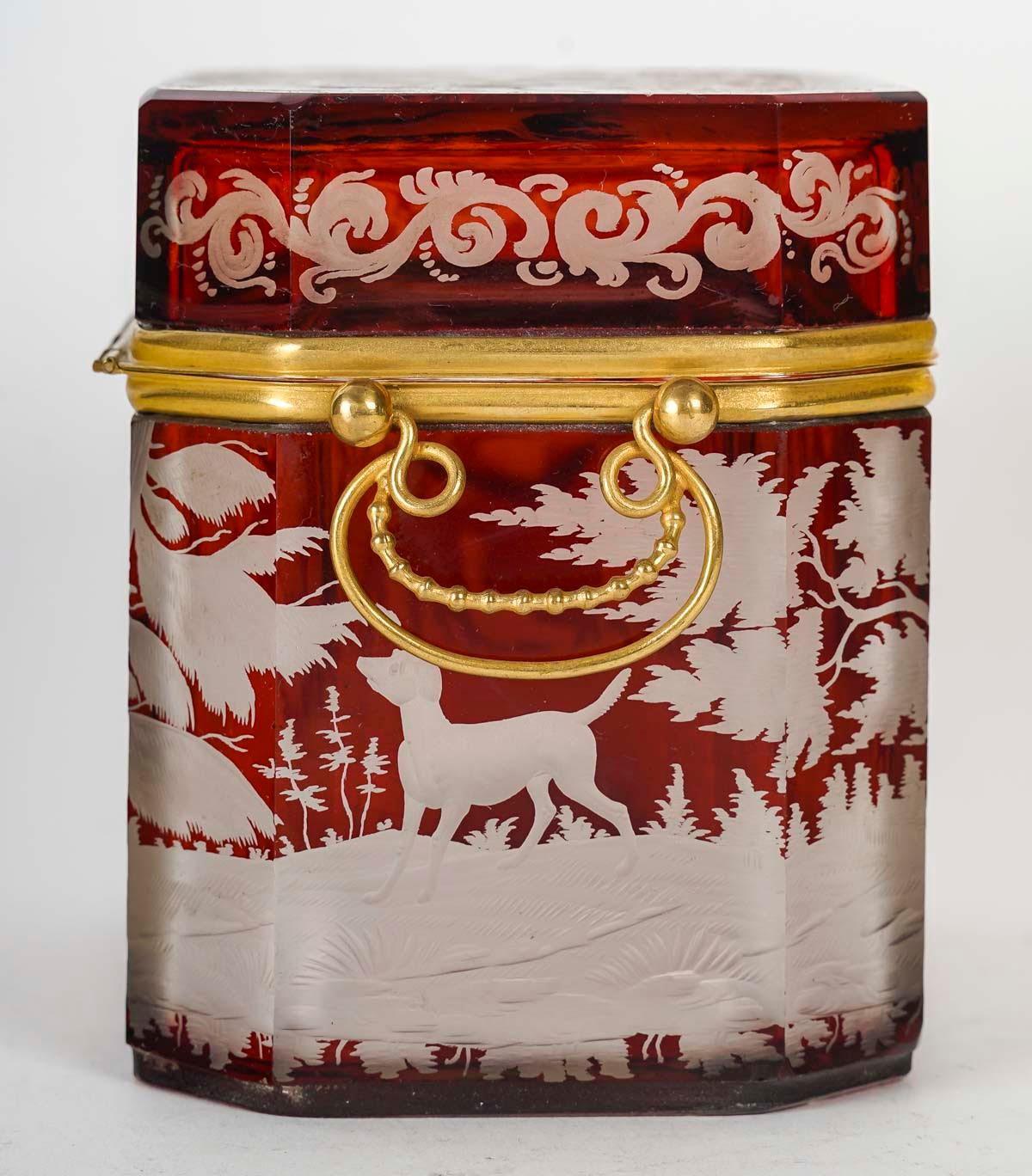 Boîte, Boîte en cristal de Bohème, 19ème siècle, Période Napoléon III. Bon état - En vente à Saint-Ouen, FR