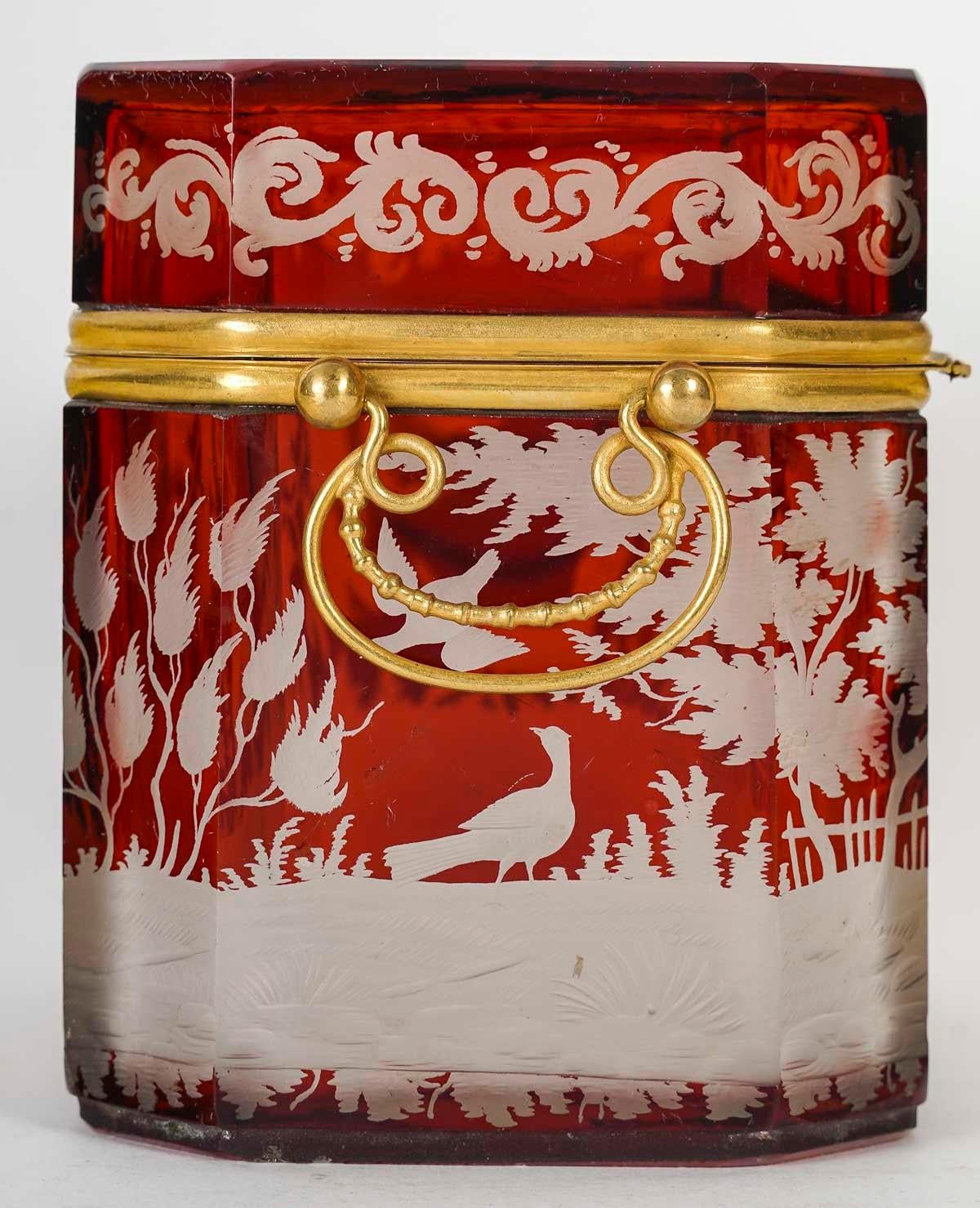 Laiton Boîte, Boîte en cristal de Bohème, 19ème siècle, Période Napoléon III. en vente