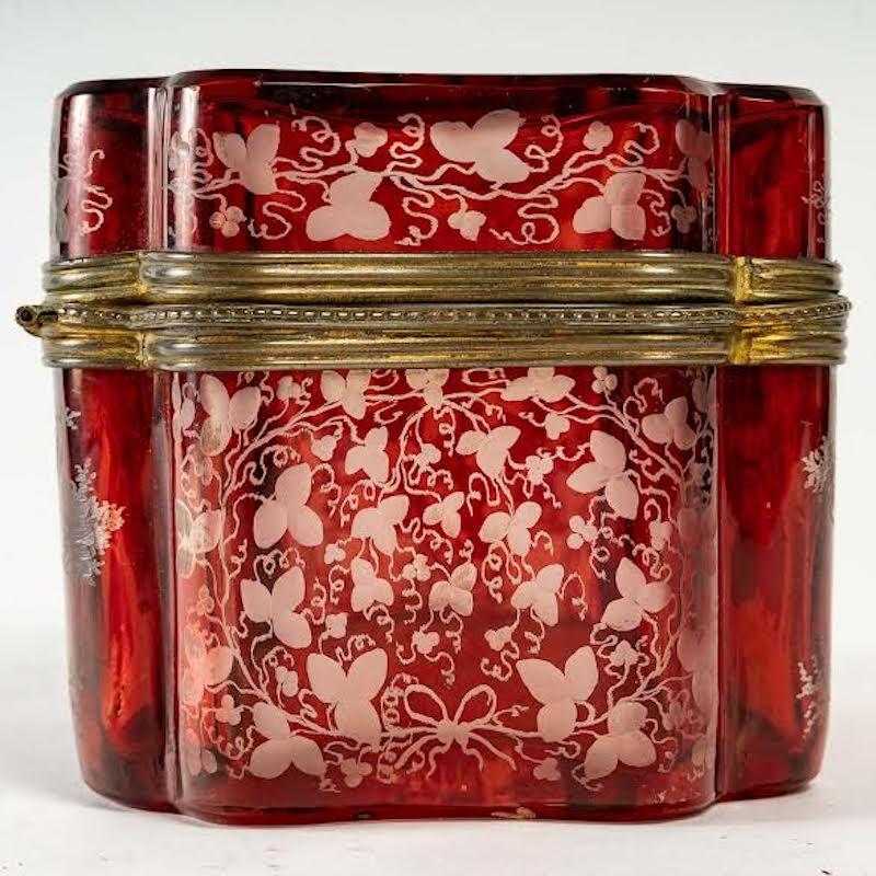 Box, Bohemian Crystal Box, Napoleon III Period In Good Condition In Saint-Ouen, FR