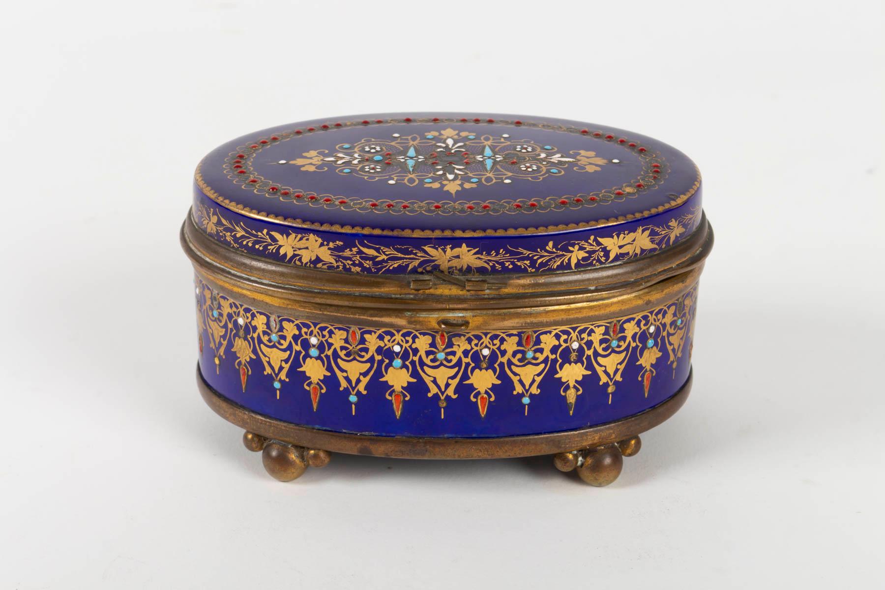 Box, Box 19th Century, Napoleon III Period, Porcelain and Brass Mounting In Good Condition In Saint-Ouen, FR