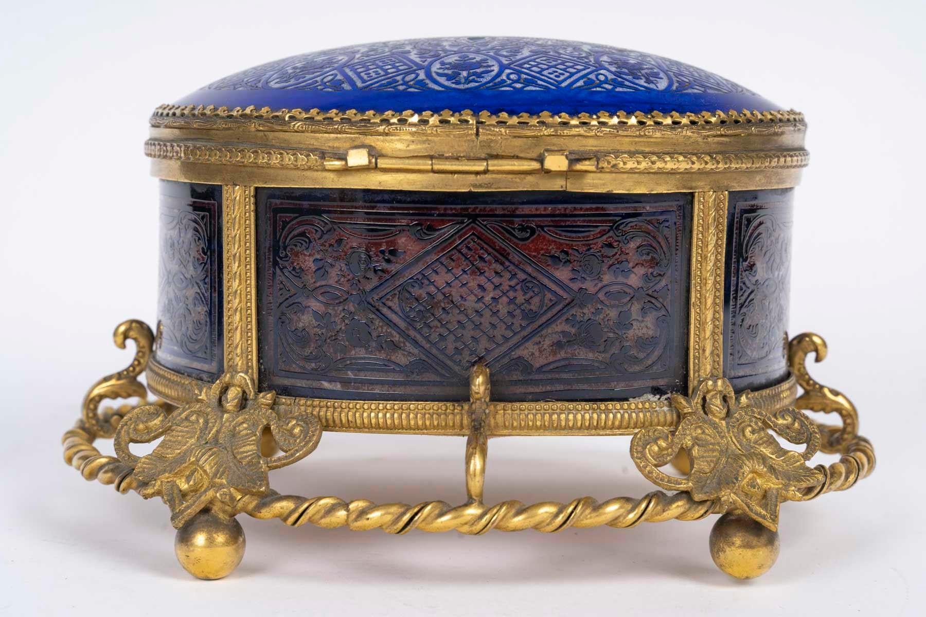 Box, Engraved Blue Crystal Box, Napoleon III Period, 19th Century. For Sale 1